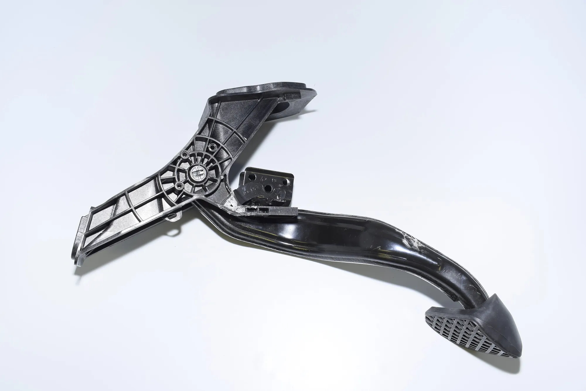 Brake Pedal – OEM 1160421 · BMW 7 (G11, G12) BMW 7 (G11, G12) 2016 – 5
