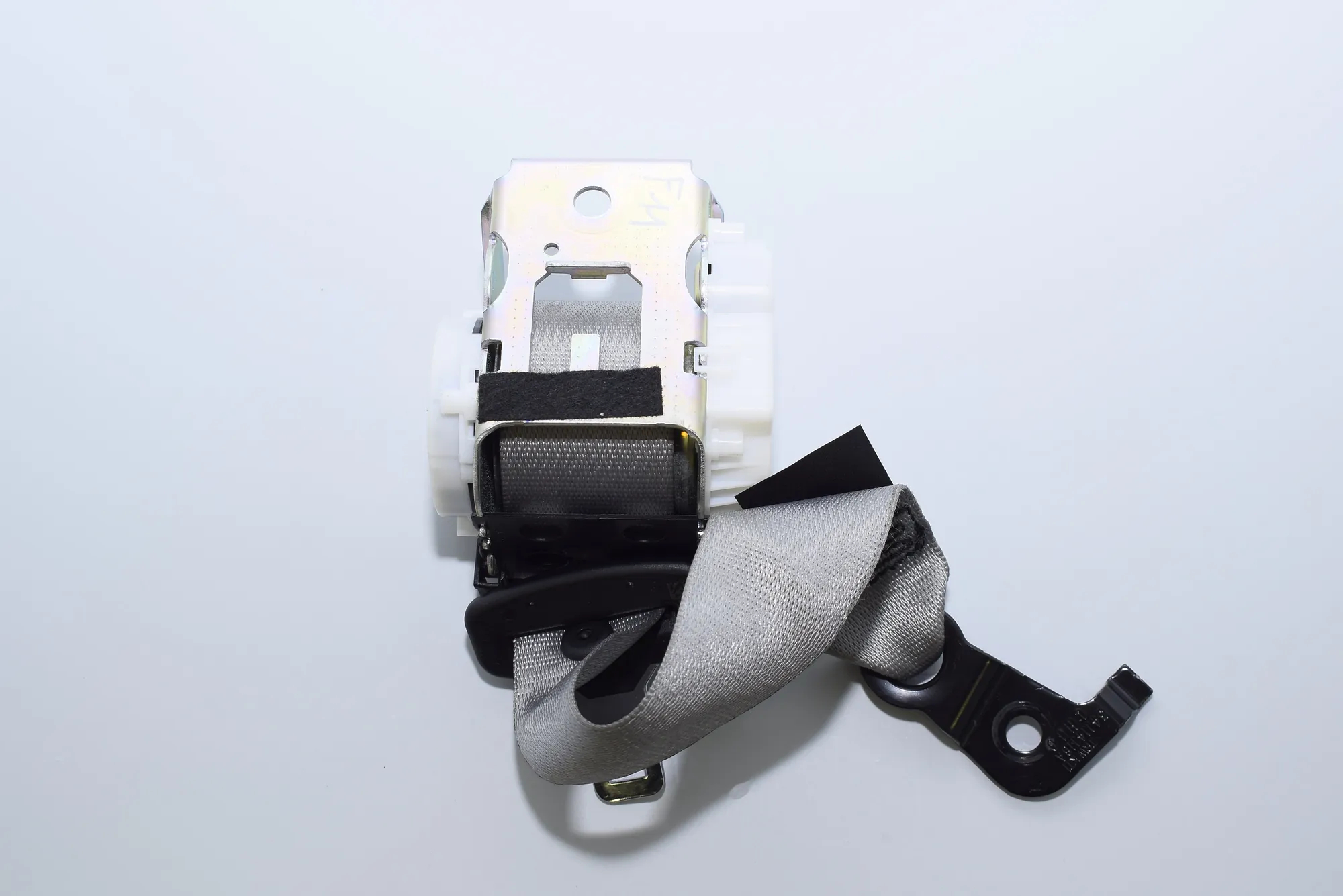 Rear Left Seatbelt – OEM 7285871 · BMW 5 Touring (F11) BMW 5 Touring (F11) 2010