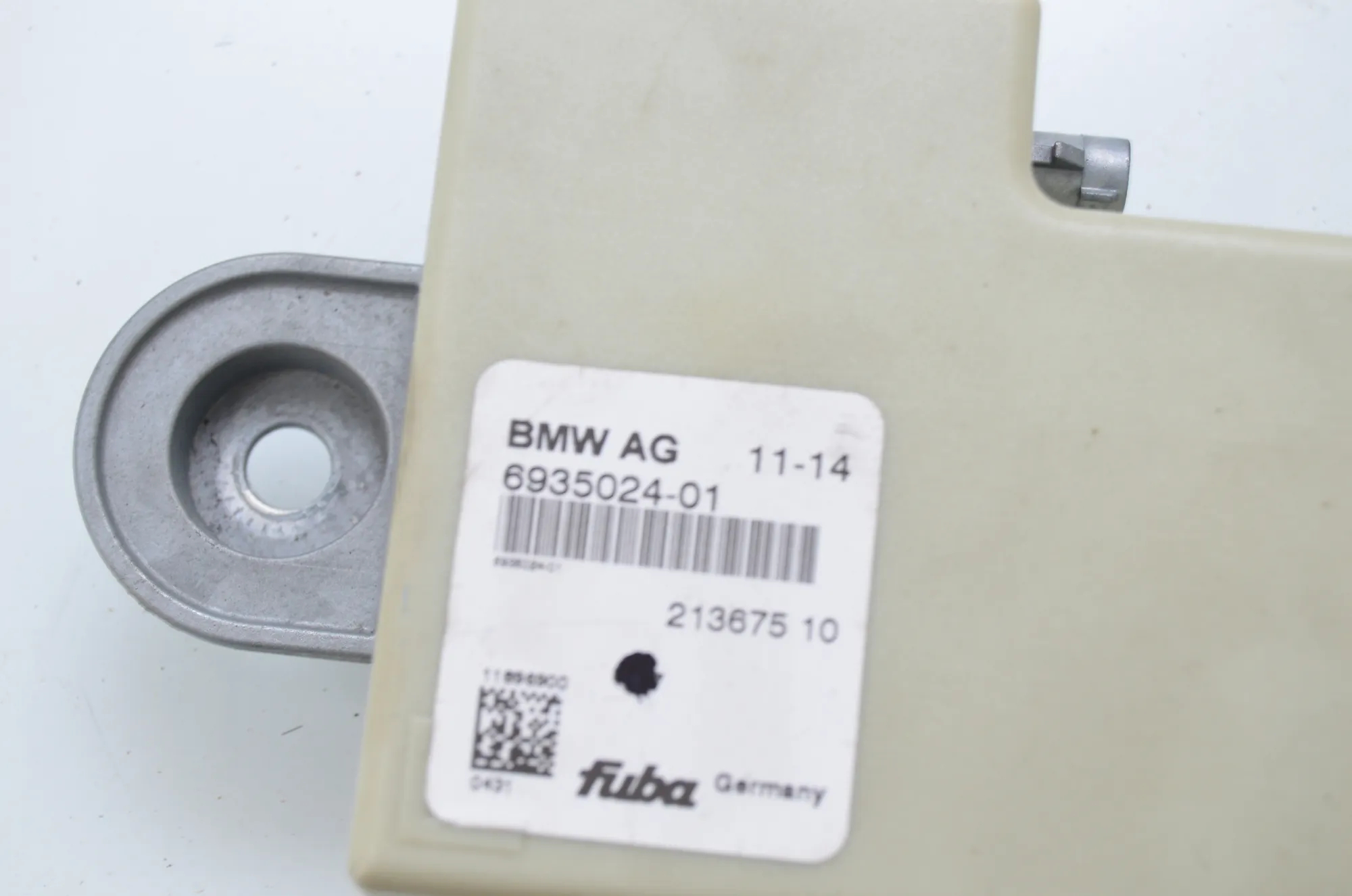 Antenna Amplifier – OEM 6935024 · BMW 5 (F10) 530 d 2014 – 6
