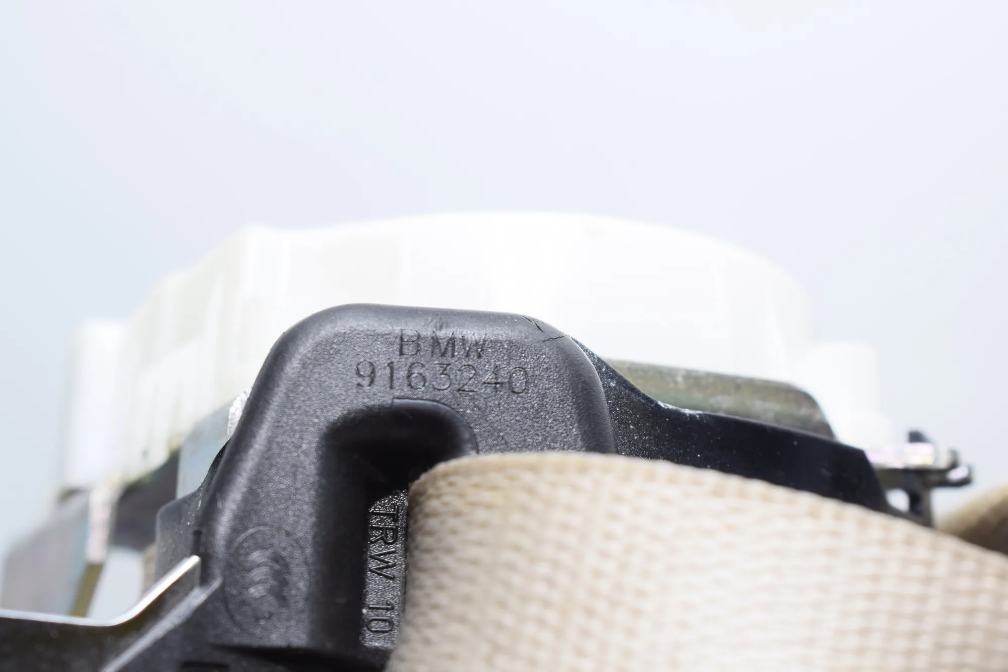 Rear Left Seatbelt – OEM 9163240 · BMW 5 (F10) BMW 5 (F10) 2010 – 4