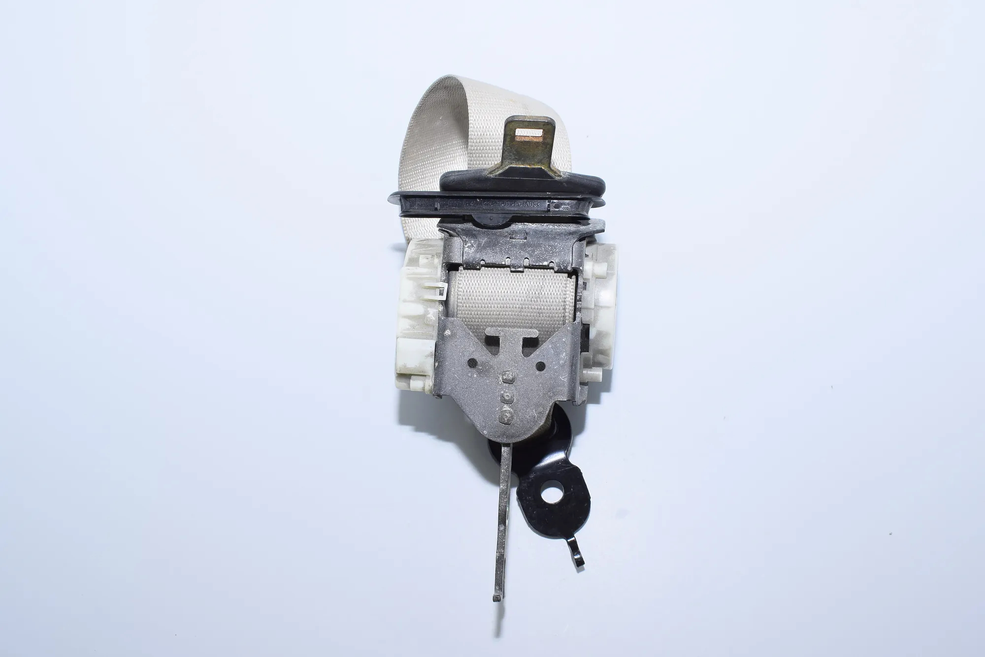 Rear Left Seatbelt – OEM 9163240 · BMW 5 (F10) BMW 5 (F10) 2010 – 3