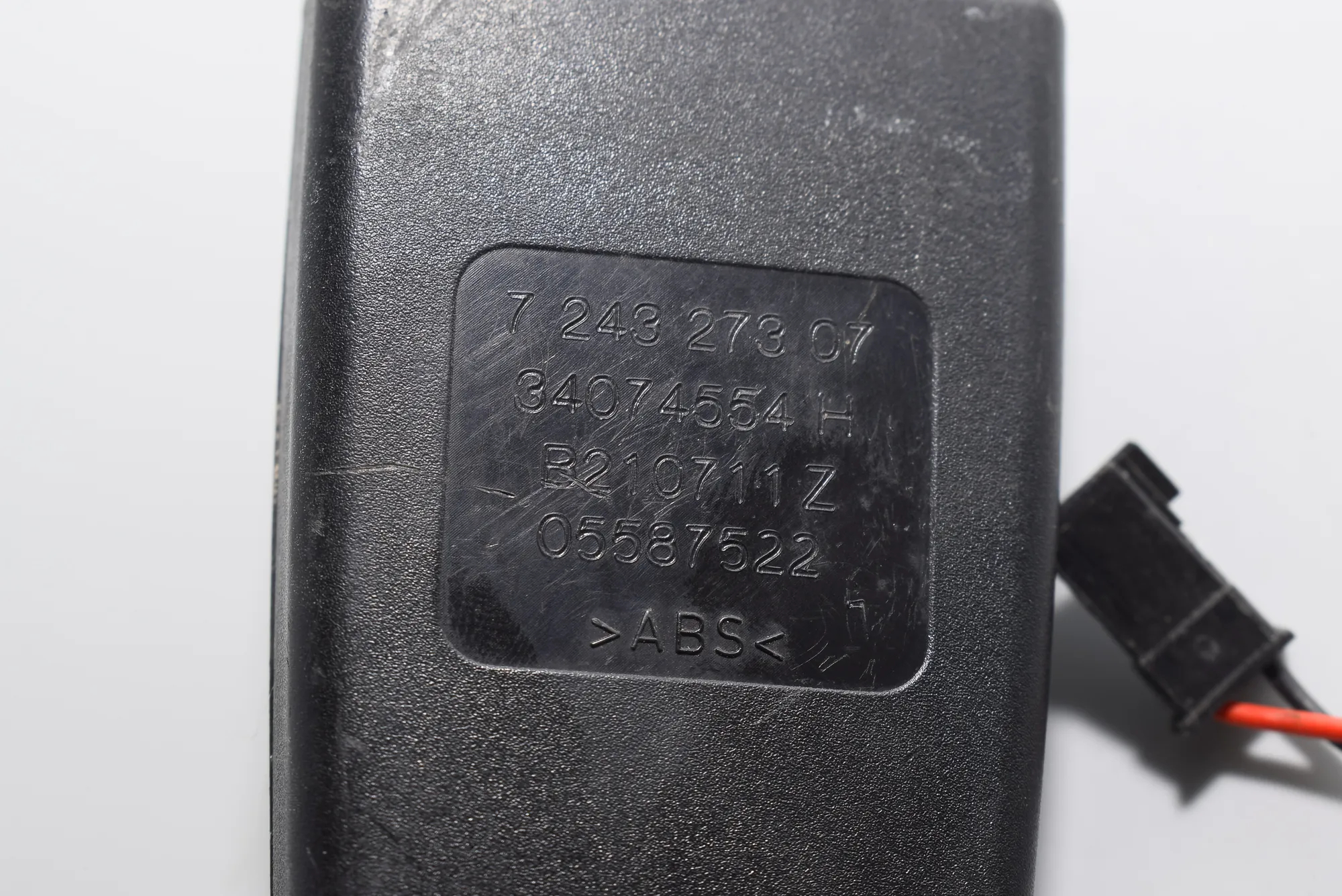 Rear Left Seat Buckle – OEM 7243273 · BMW 5 (F10) BMW 5 (F10) 2010 – 3