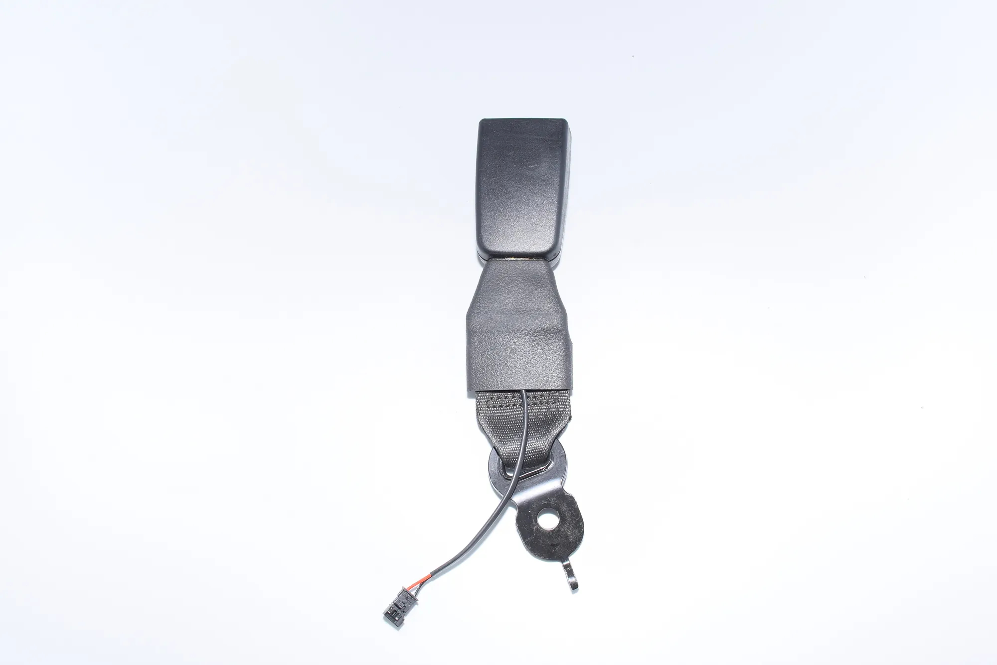 Rear Middle Seat Buckle – OEM 7243275 · BMW 5 Touring (F11) BMW 5 Touring (F11) 2010 – 2