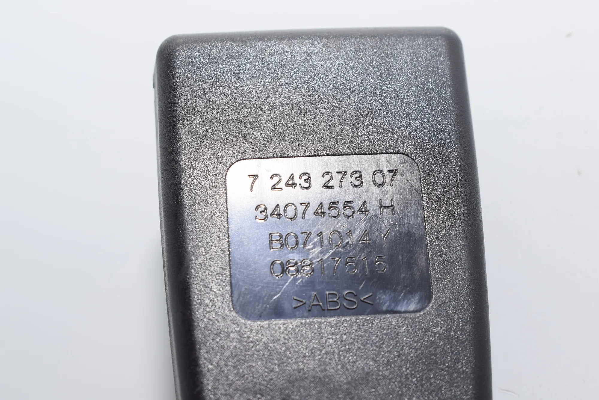 Rear Left Seat Buckle – OEM 7243273 · BMW 5 Touring (F11) BMW 5 Touring (F11) 520 d 2010 – 4