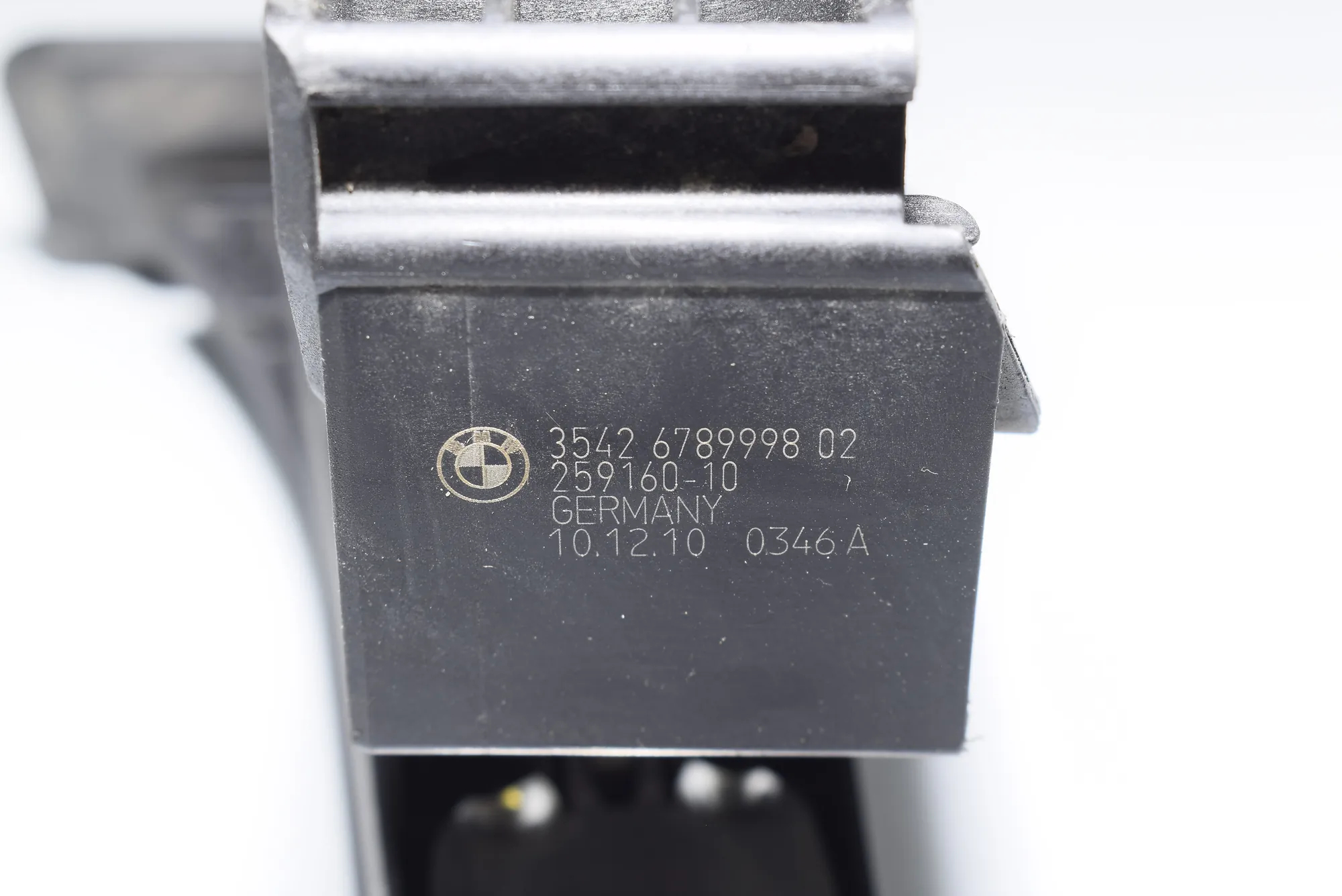 Throttle Pedal – OEM 6789998 · BMW 5 Touring (E61) BMW 5 Touring (E61) 2004 – 5