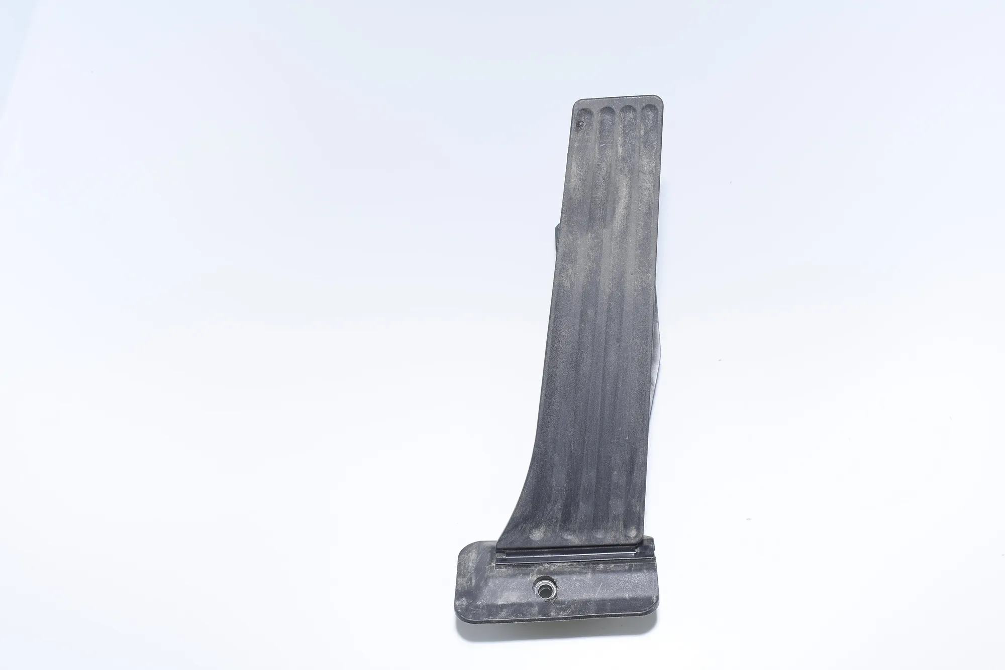 Throttle Pedal – OEM 6789998 · BMW 5 Touring (E61) BMW 5 Touring (E61) 2004