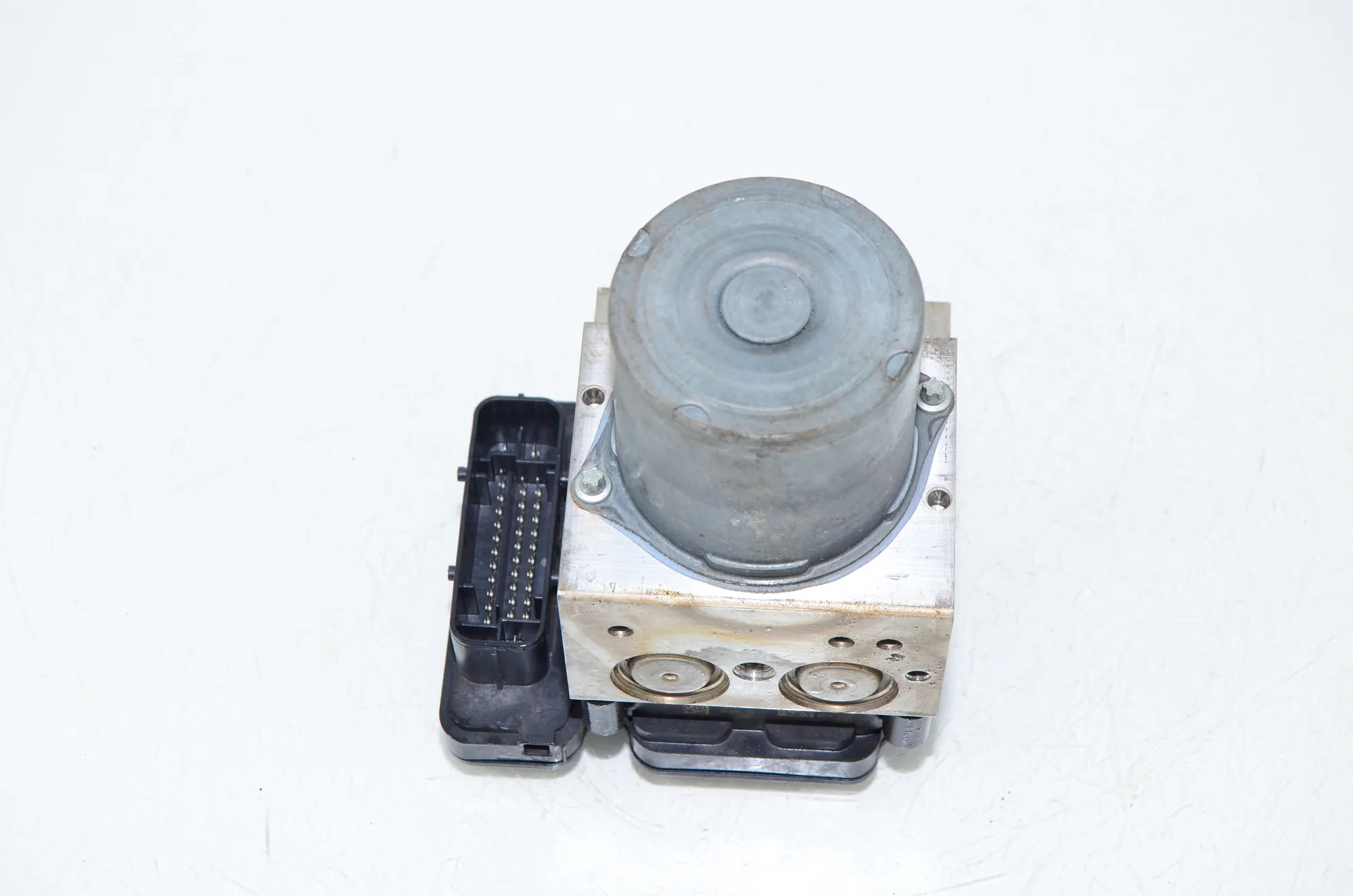 ABS Pump – OEM 6868335 · BMW 5 (F10) 530 d 2014 – 2
