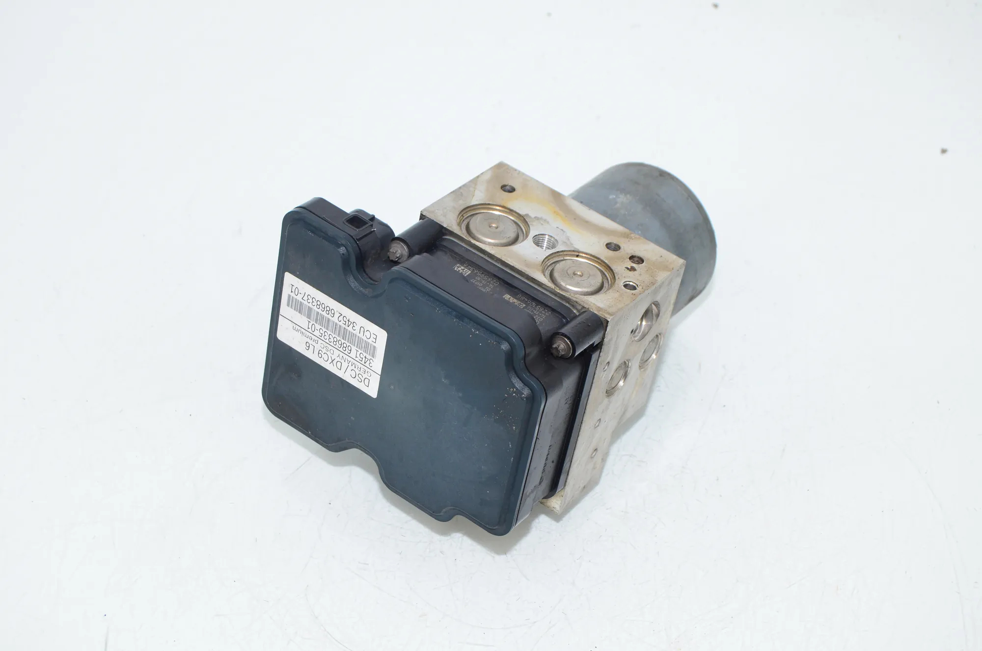 ABS Pump – OEM 6868335 · BMW 5 (F10) 530 d 2014 – 3