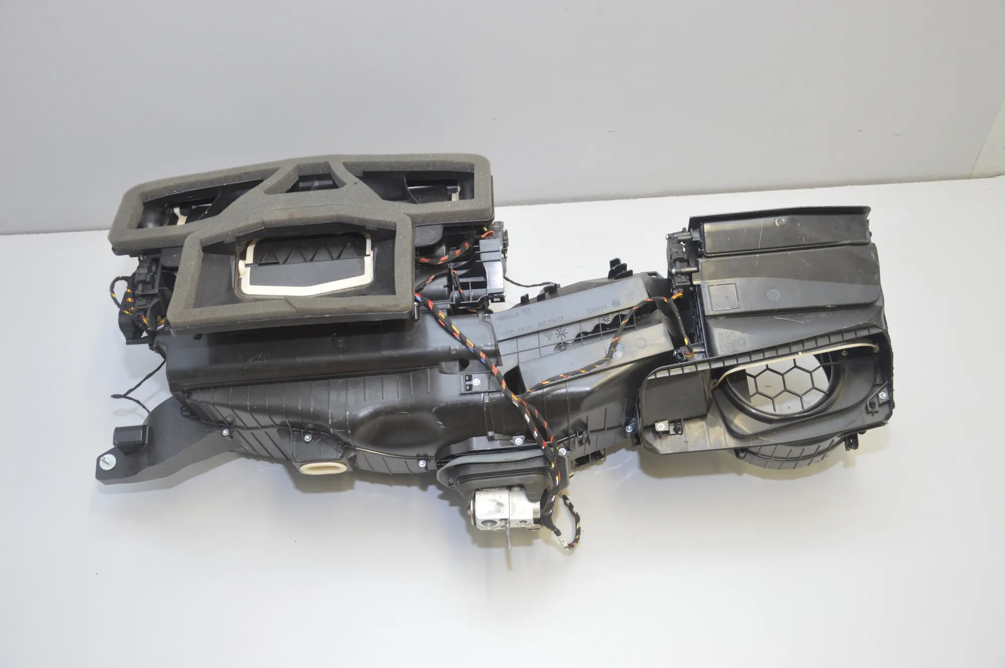 Interior Heater – OEM 9032581 · BMW 7 (G11, G12) BMW 7 (G11, G12) 2015 – 5