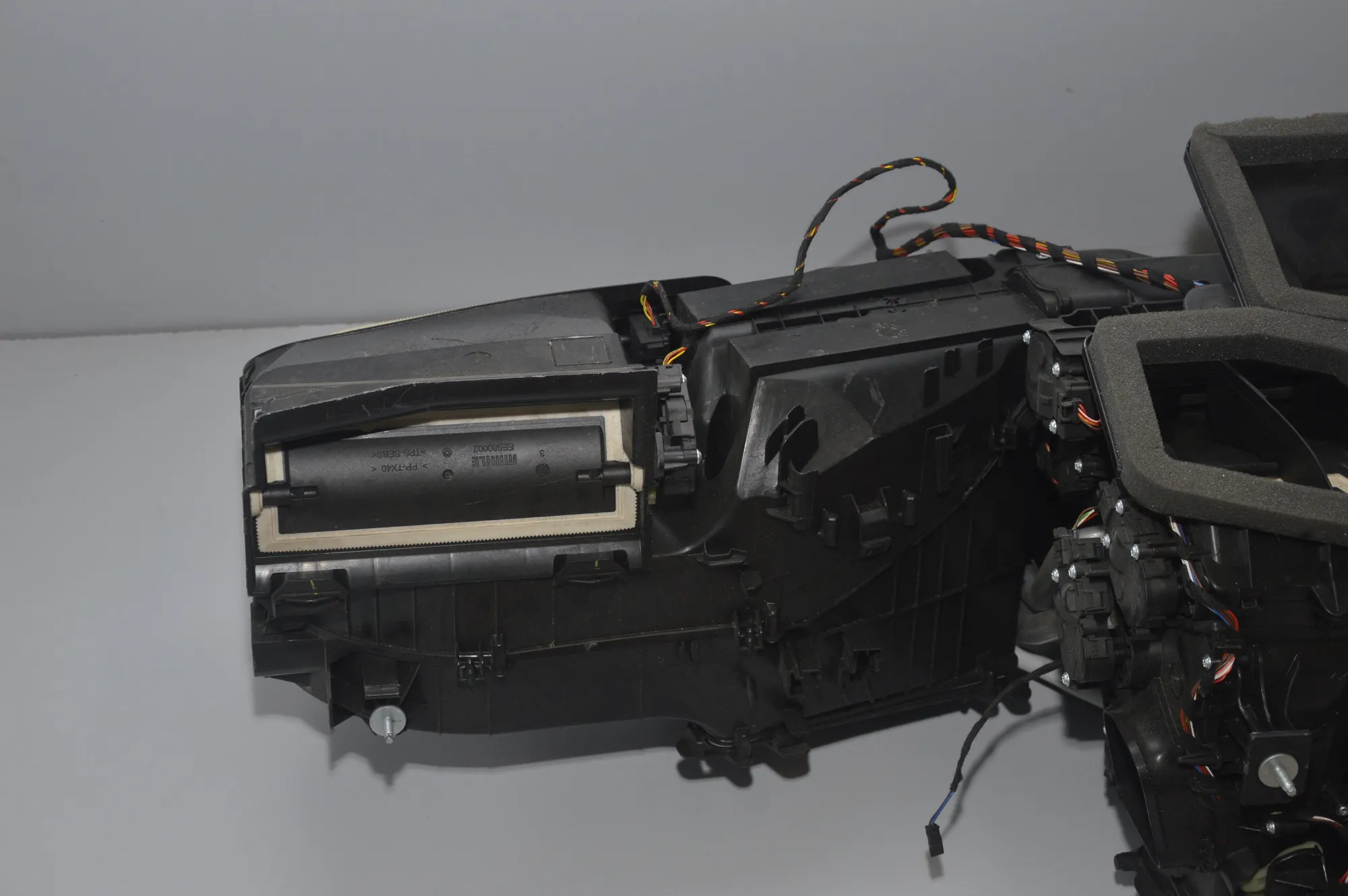 Interior Heater – OEM 9032581 · BMW 7 (G11, G12) BMW 7 (G11, G12) 2015 – 3