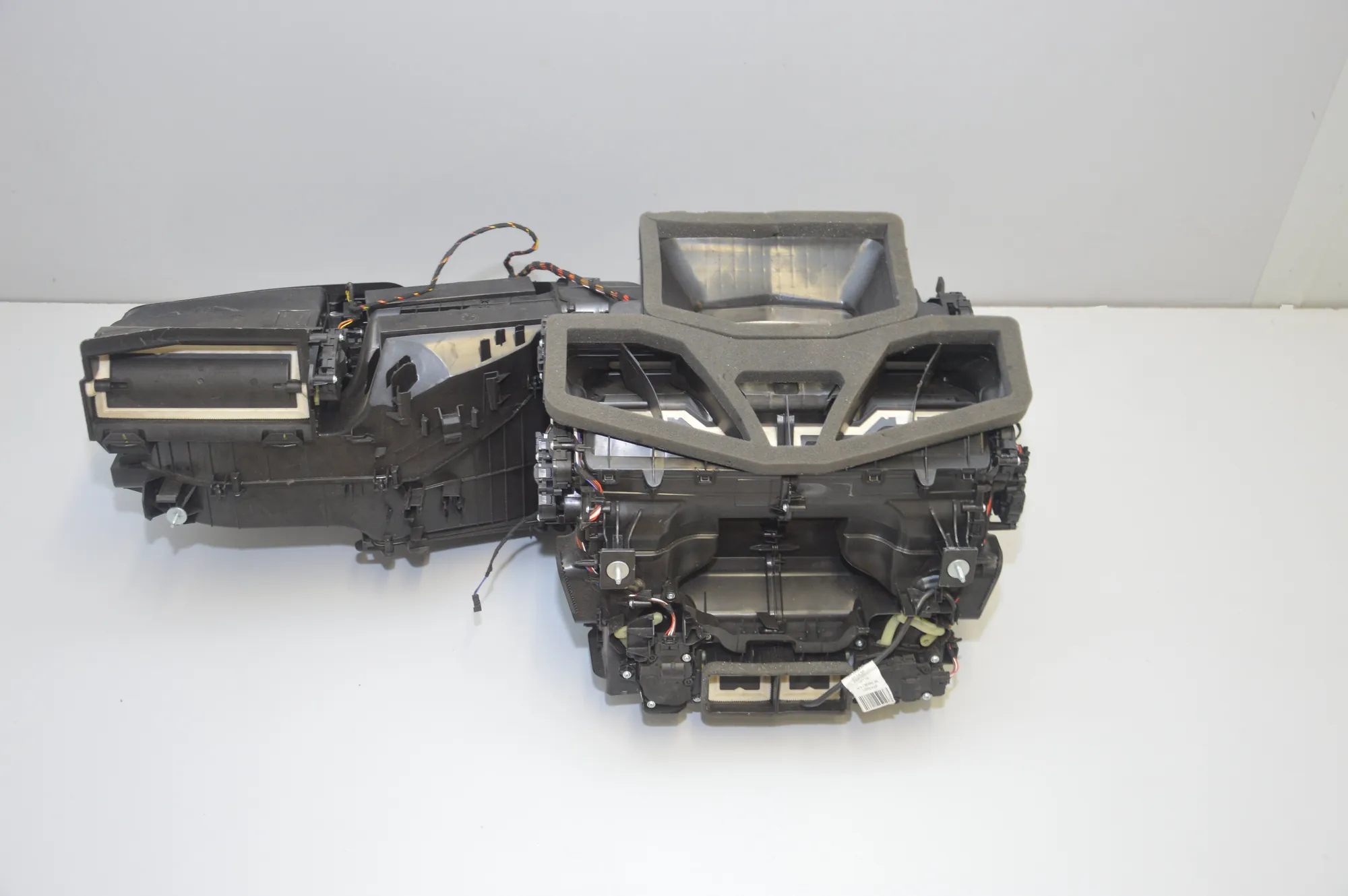 Interior Heater – OEM 9032581 · BMW 7 (G11, G12) BMW 7 (G11, G12) 2015 – 2