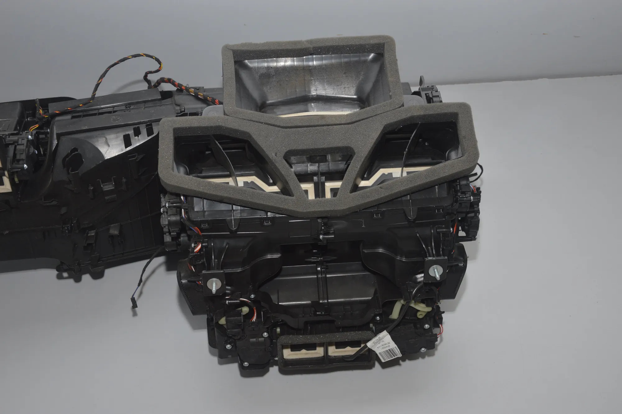 Interior Heater – OEM 9032581 · BMW 7 (G11, G12) BMW 7 (G11, G12) 2015 – 4