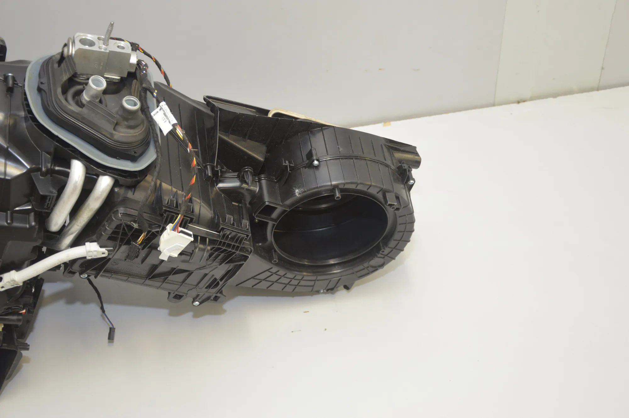 Interior Heater – OEM 9032581 · BMW 7 (G11, G12) BMW 7 (G11, G12) 2015 – 6