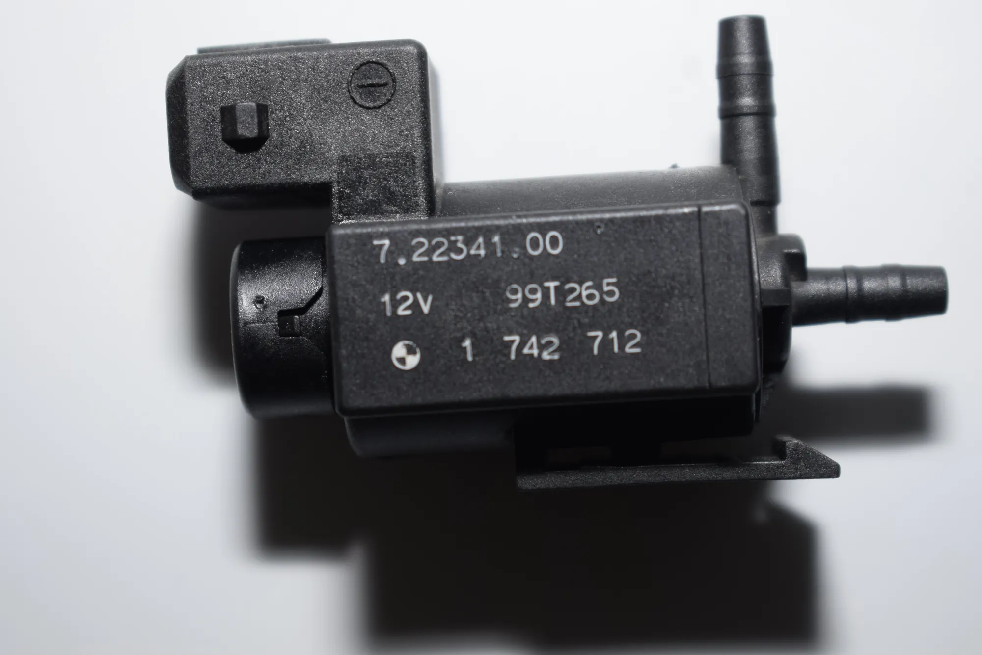 Solenoid Valve – OEM 1742712 · BMW 7 (E38) BMW 7 (E38) 740 d 1999 – 5