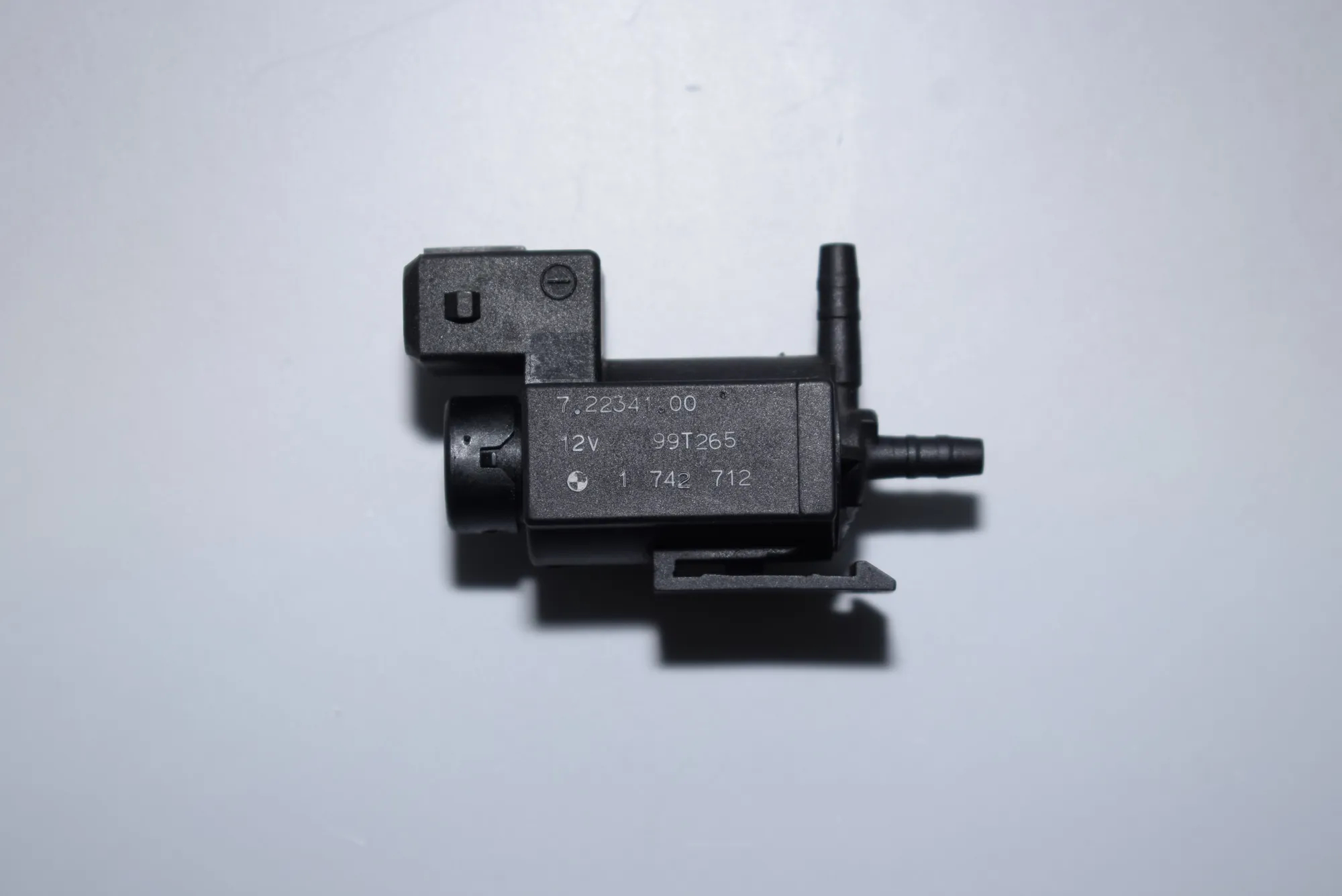 Solenoid Valve – OEM 1742712 · BMW 7 (E38) BMW 7 (E38) 740 d 1999
