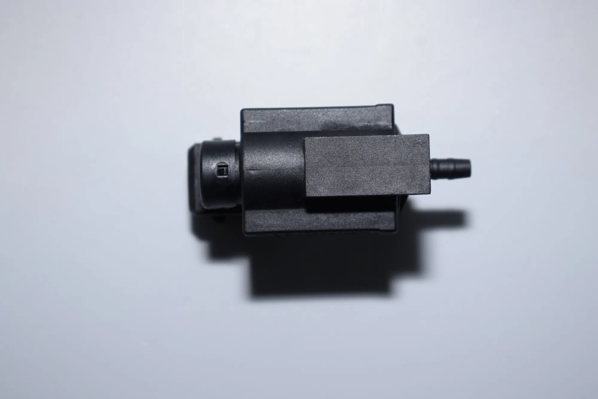 Solenoid Valve – OEM 1742712 · BMW 7 (E38) BMW 7 (E38) 740 d 1999 – 4