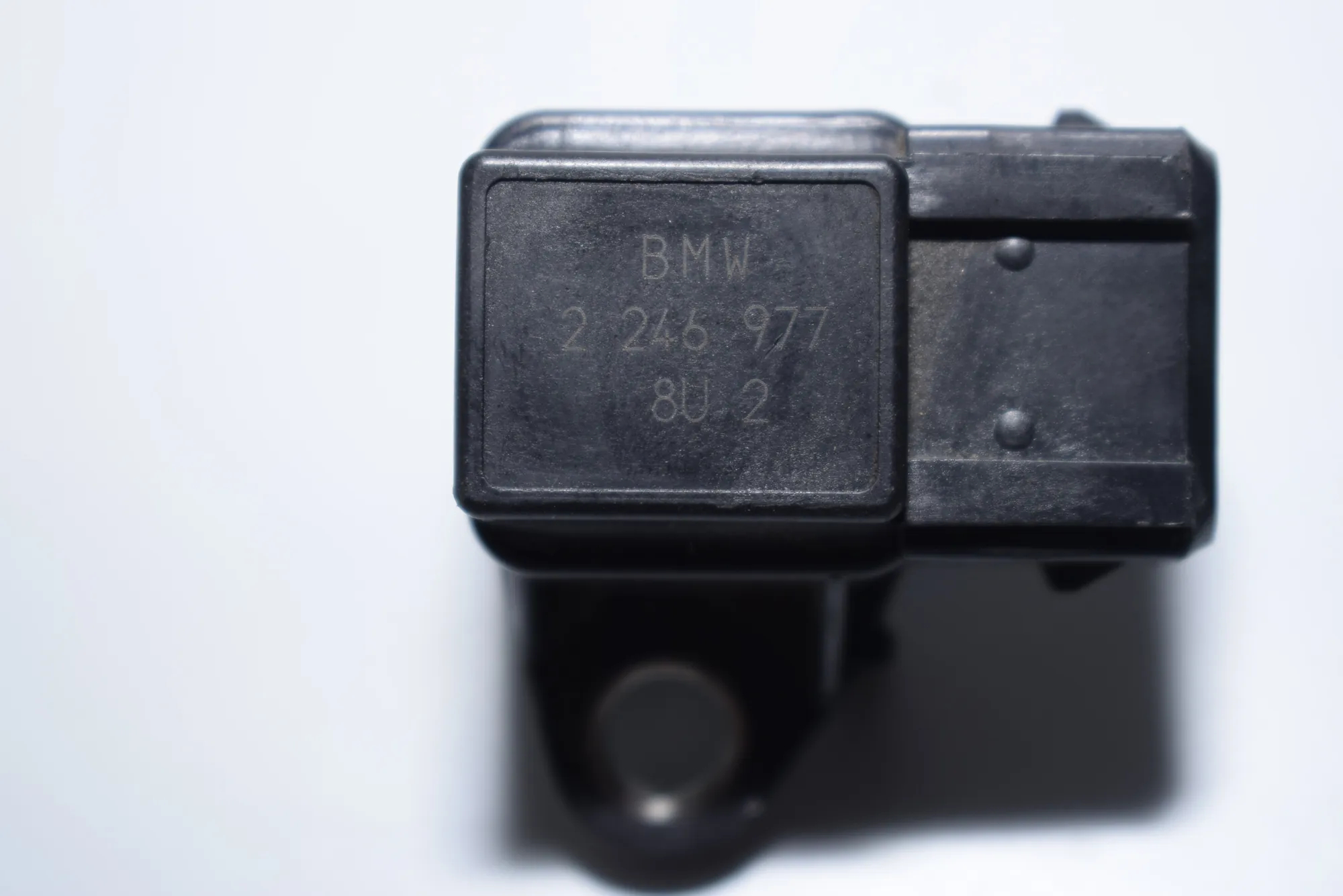 Intake Manifold Pressure Sensor – OEM 2246977 · BMW 7 (E38) BMW 7 (E38) 740 d 1999 – 6