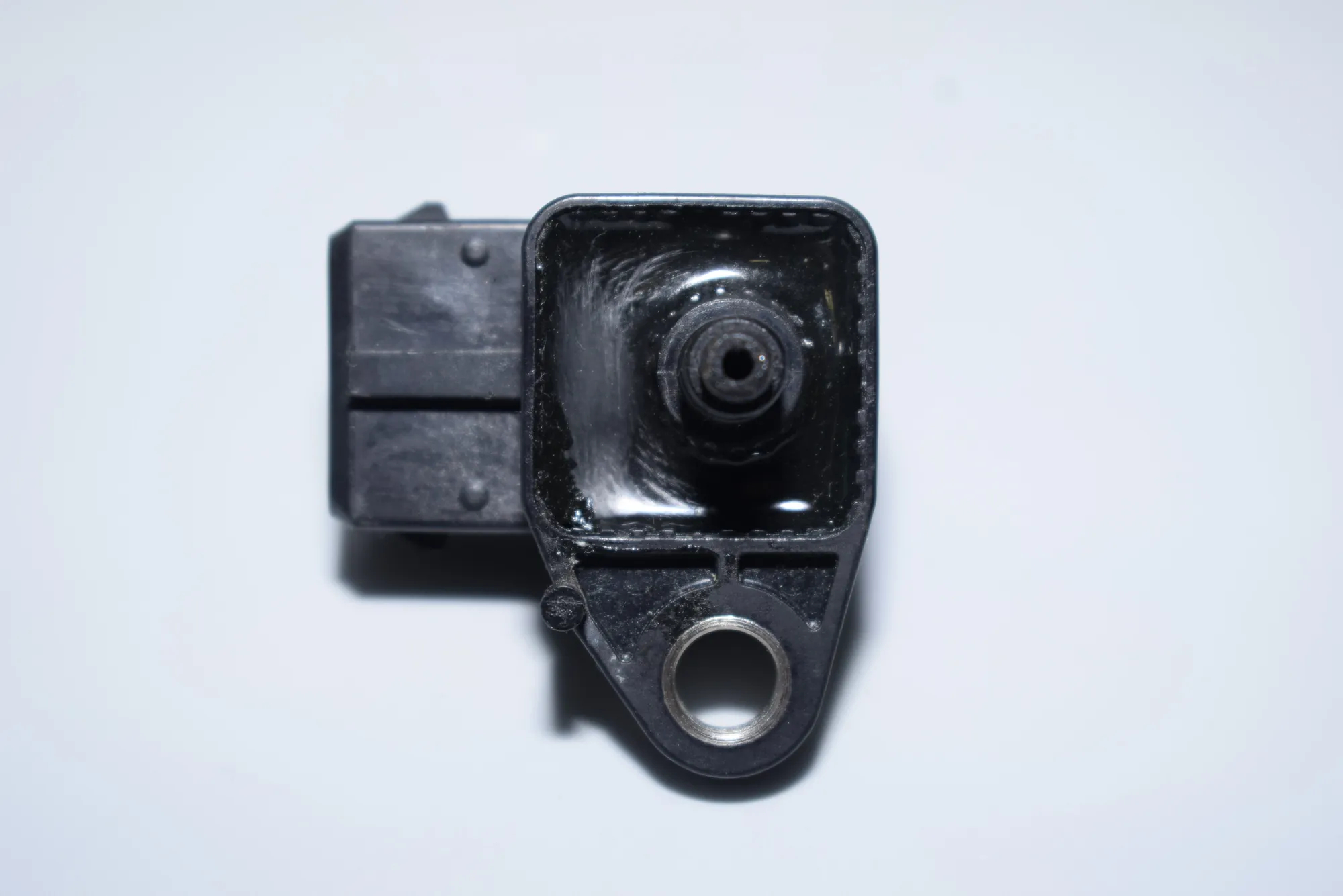 Intake Manifold Pressure Sensor – OEM 2246977 · BMW 7 (E38) BMW 7 (E38) 740 d 1999 – 4