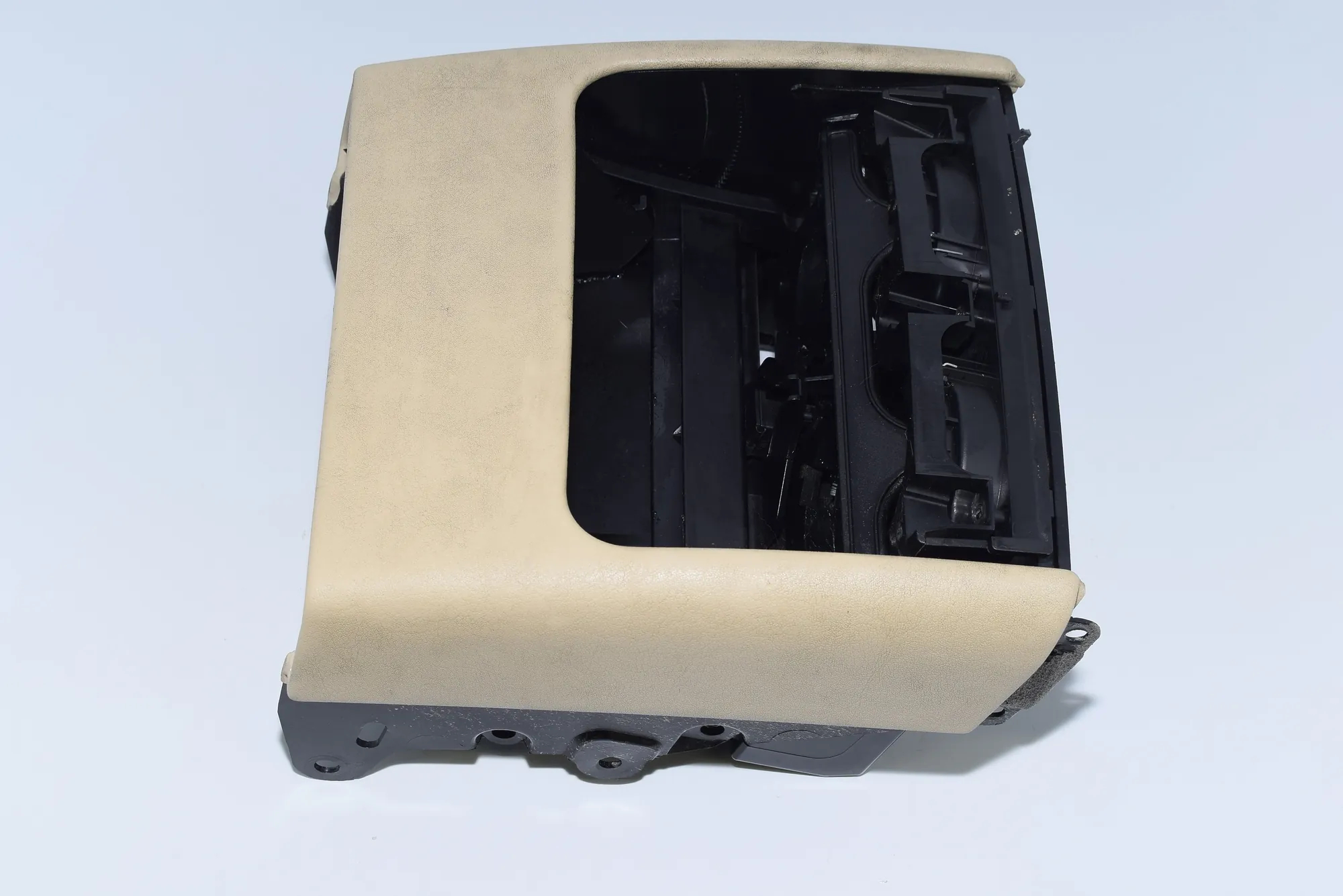 Cup Holder – OEM 7077955 · BMW X5 (E53) 3.0 d 2004 – 4