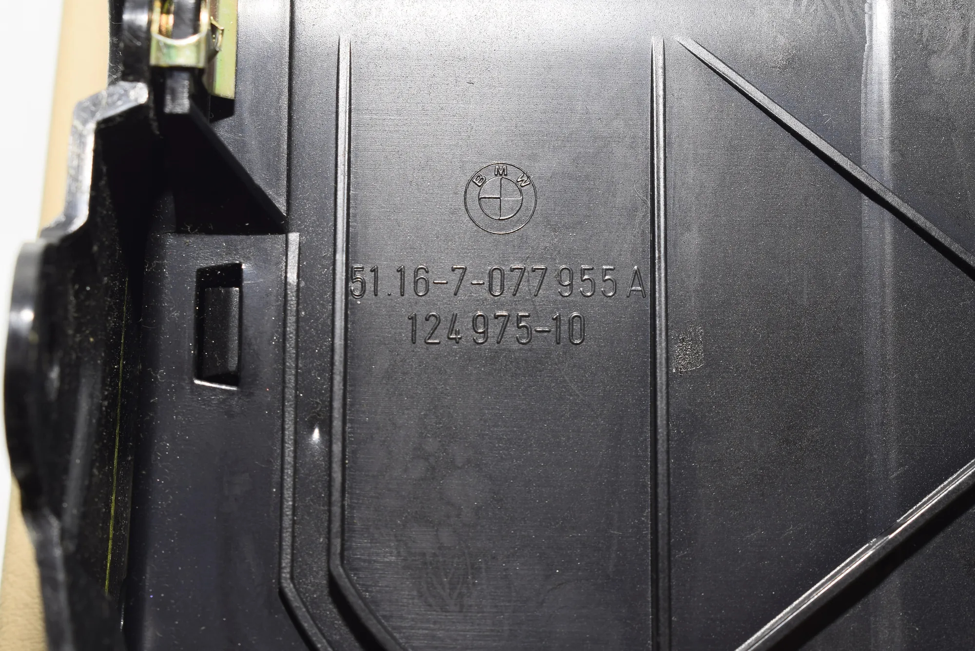 Cup Holder – OEM 7077955 · BMW X5 (E53) 3.0 d 2004 – 6