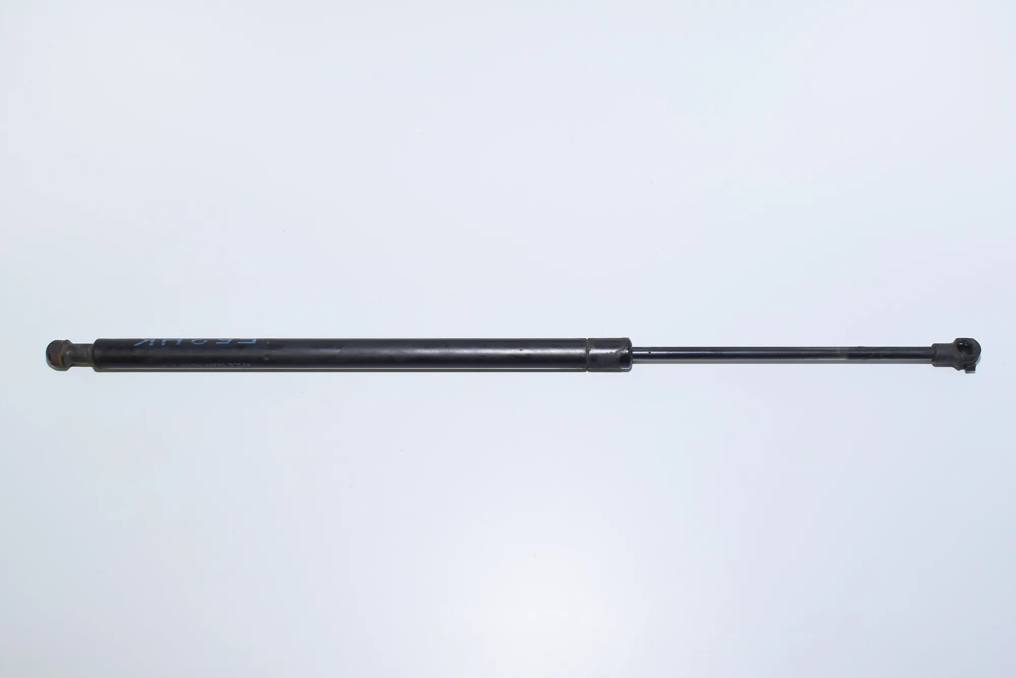 Left Side Tailgate Gas Strut – OEM 8402405 · BMW X5 (E53) 3.0 d 2004 – 4