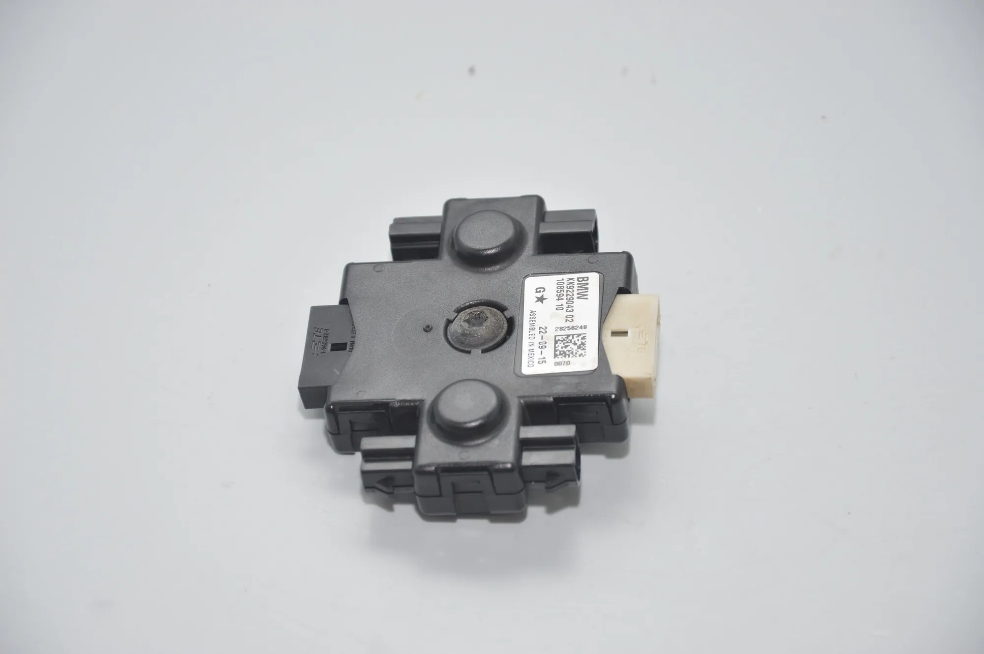 Antenna – OEM 9229043 · BMW 3 Touring (F31) 335 d xDrive 2015 – 5