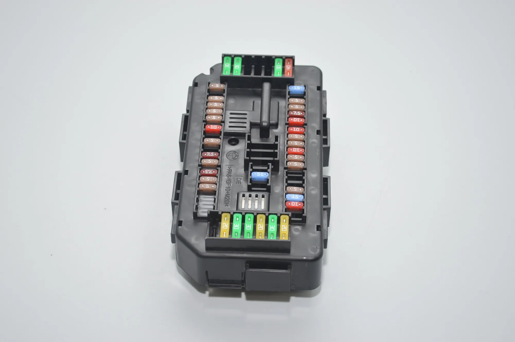 Fuse Box – OEM 9389068 · BMW 3 Touring (F31) 335 d xDrive 2015 – 4