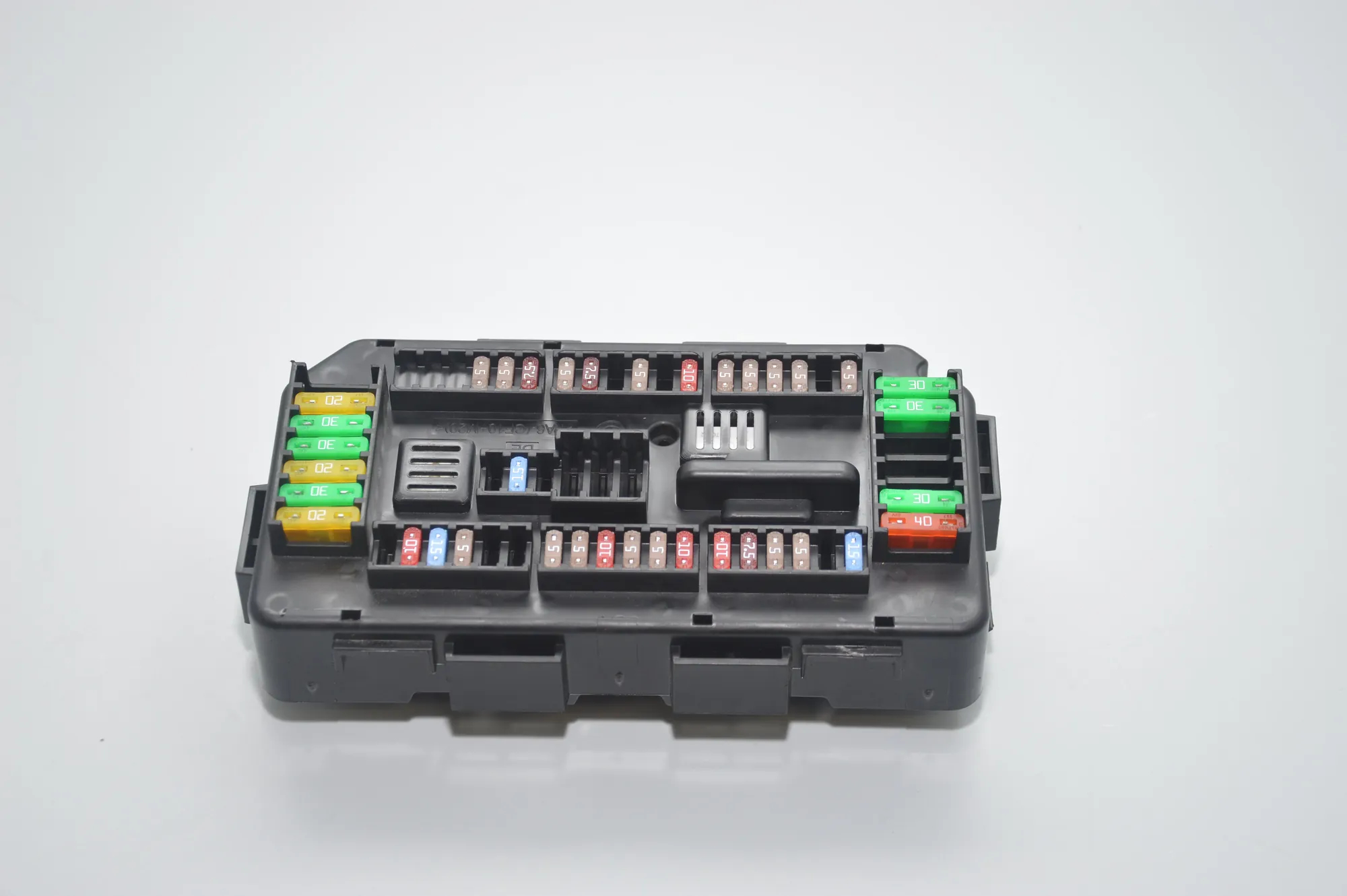 Fuse Box – OEM 9389068 · BMW 3 Touring (F31) 335 d xDrive 2015 – 3
