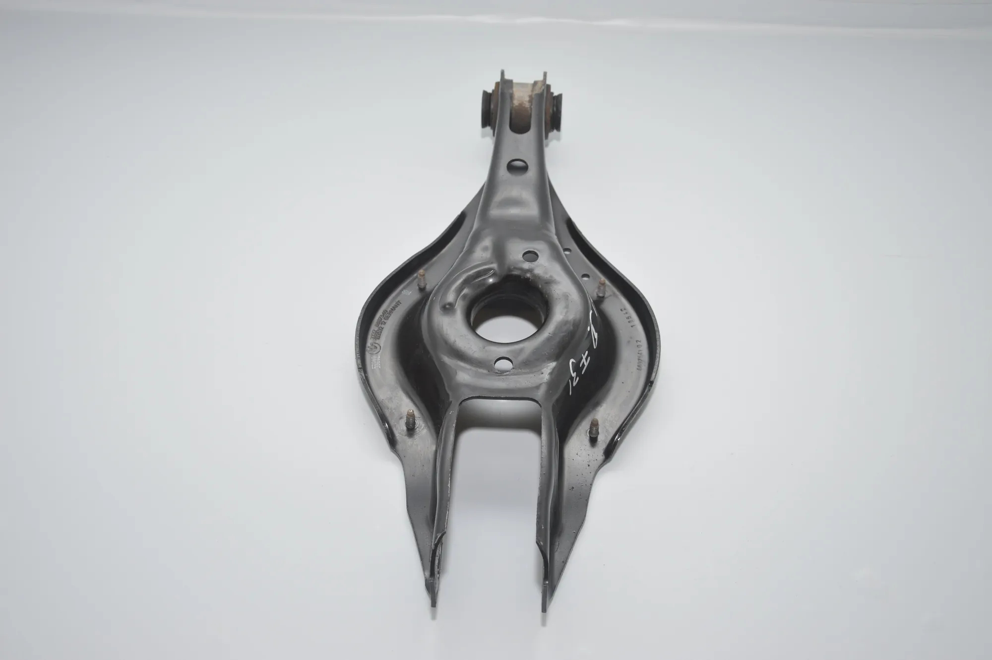 Rear Right Lower Control Arm – OEM 6867541 · BMW 3 Touring (F31) 335 d xDrive 2015 – 4