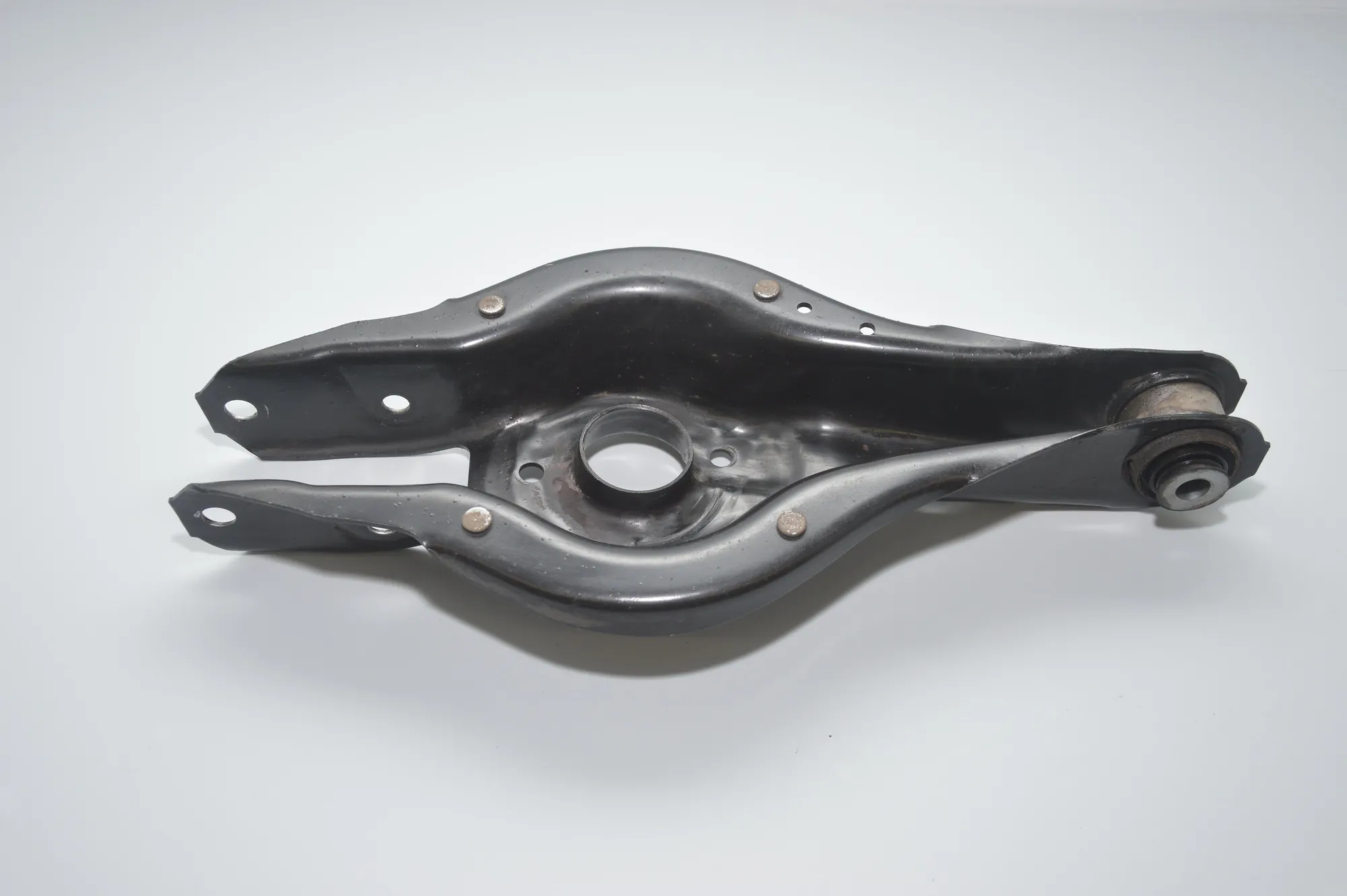 Rear Right Lower Control Arm – OEM 6867541 · BMW 3 Touring (F31) 335 d xDrive 2015 – 5