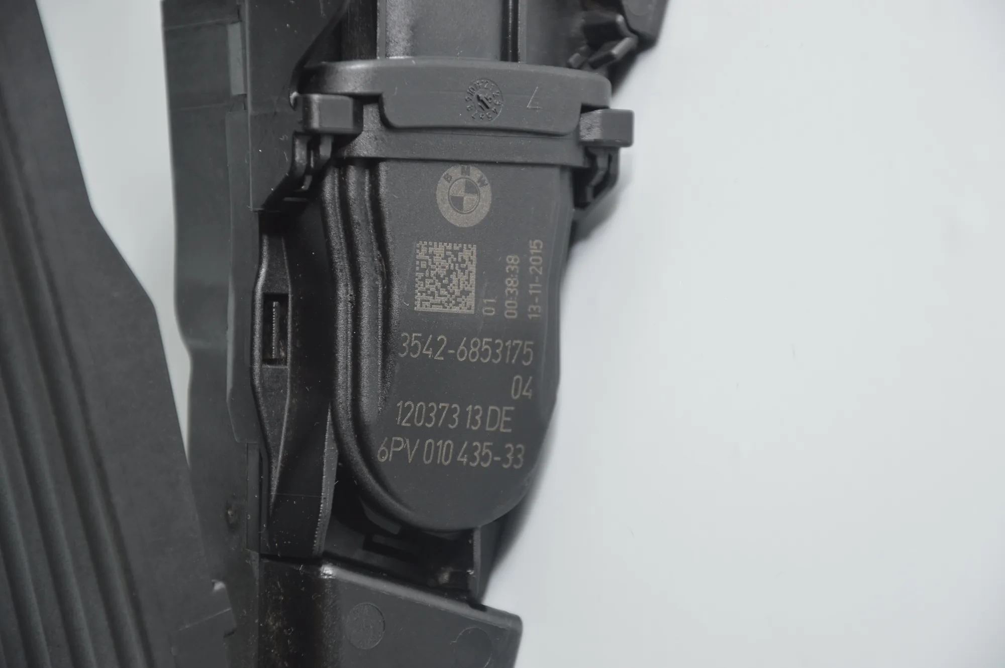 Throttle Pedal – OEM 6853175 · BMW 3 Touring (F31) 335 d xDrive 2015 – 4