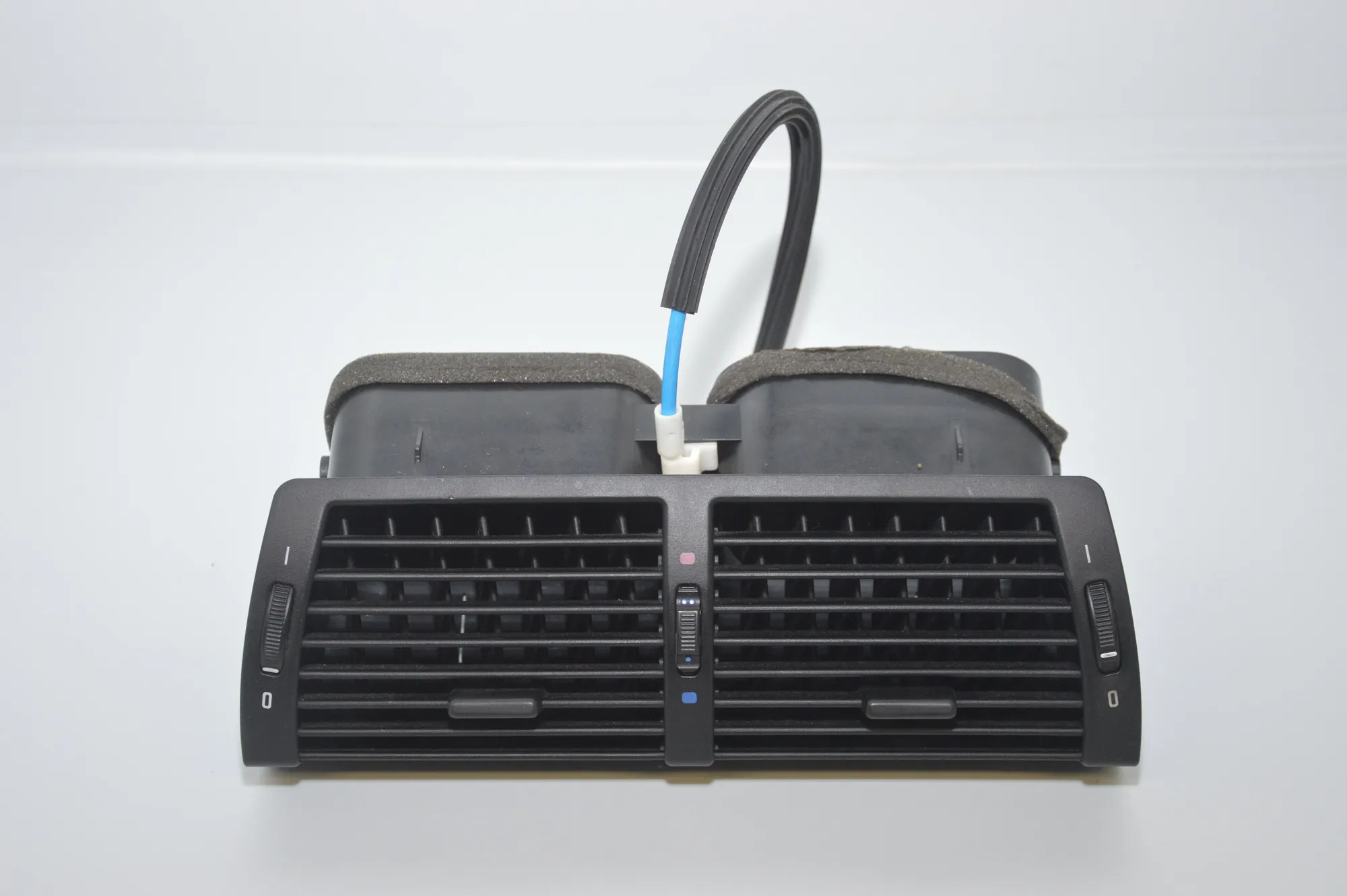 Dashboard Air Vents – OEM 8402221 · BMW X5 (E53) 4.6 is 2003