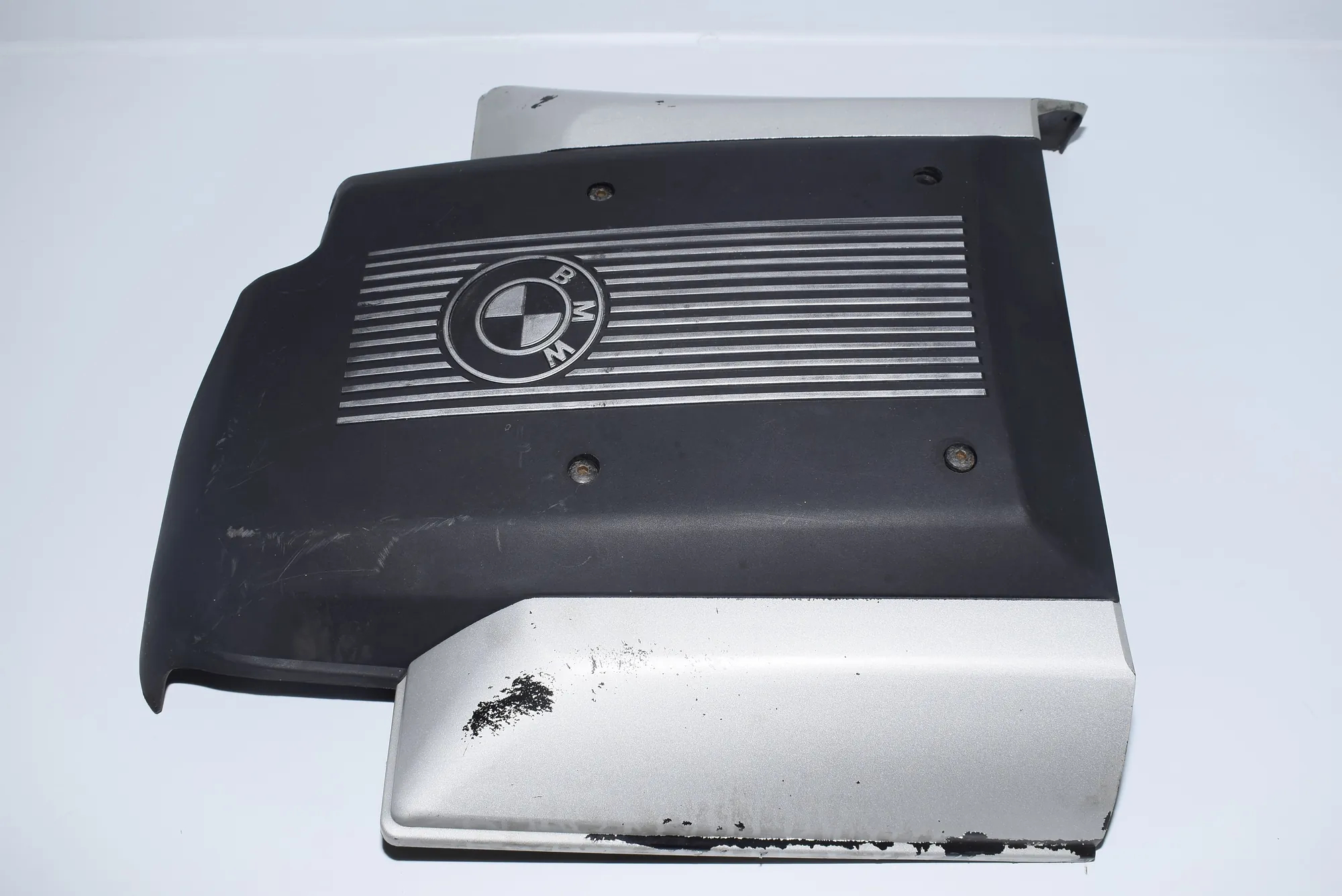 Engine Cover – OEM 1439038 · BMW X5 (E53) 4.6 is 2003