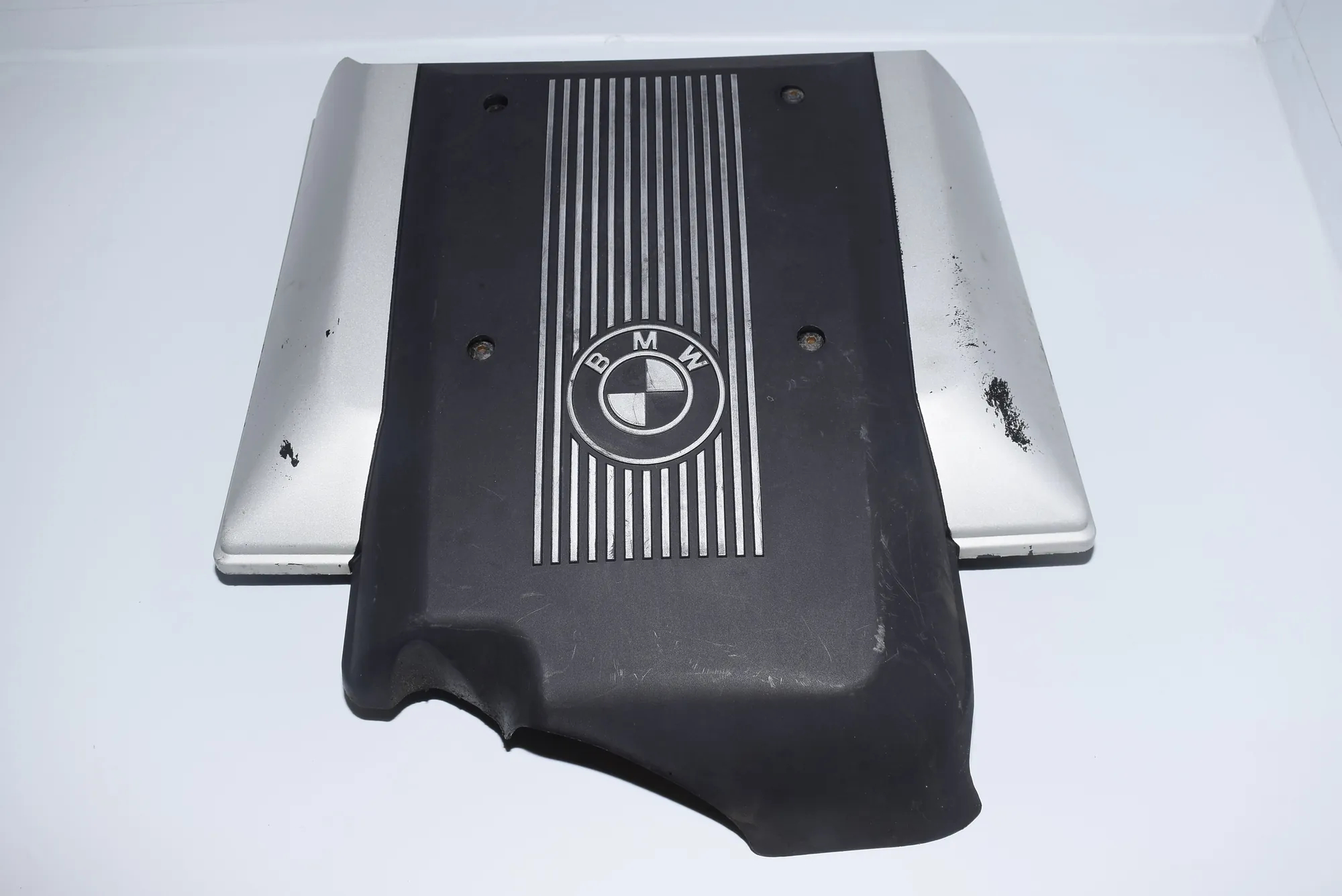 Engine Cover – OEM 1439038 · BMW X5 (E53) 4.6 is 2003 – 4