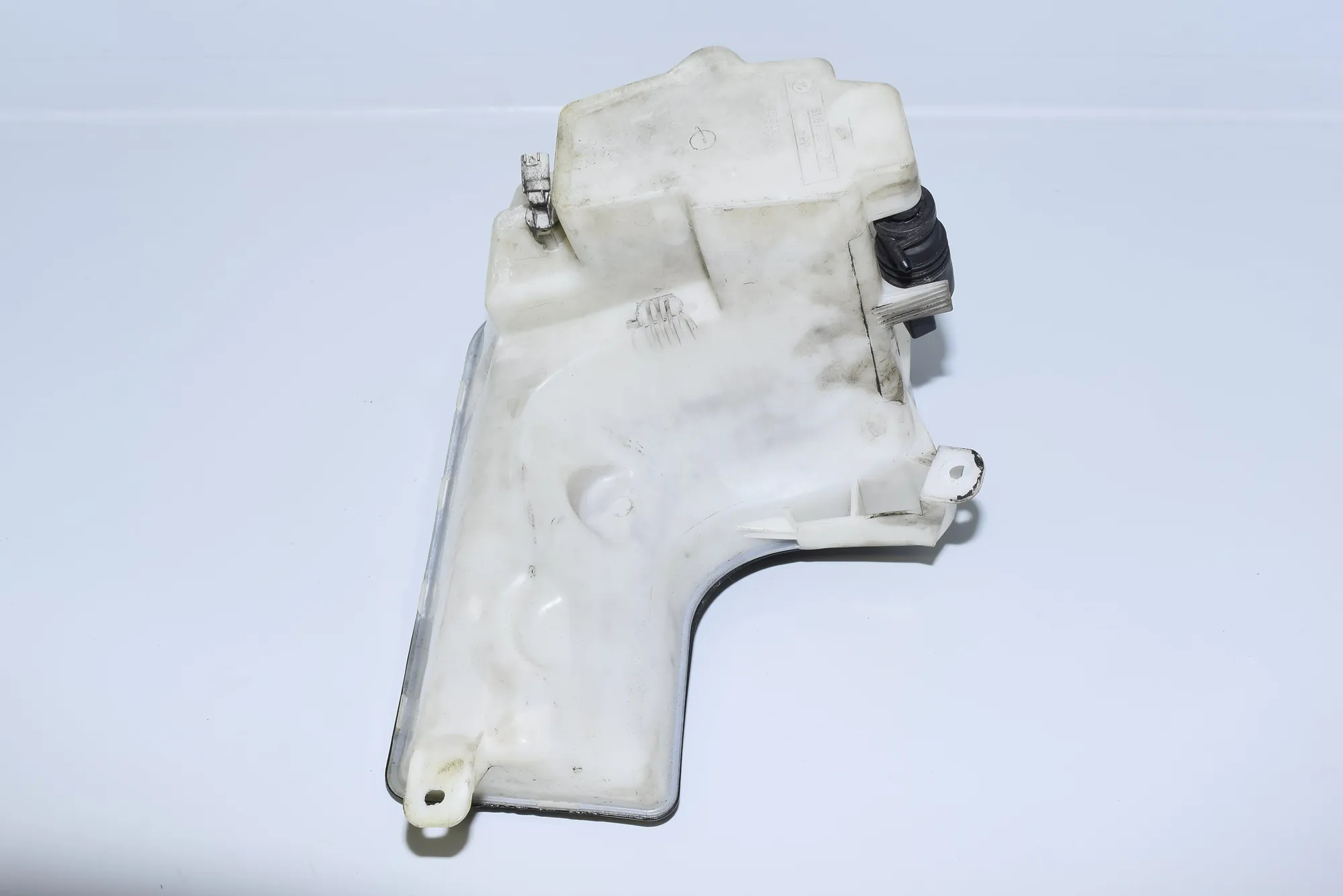 Window Washer Tank – OEM 8252738 · BMW X5 (E53) 4.6 is 2003 – 3