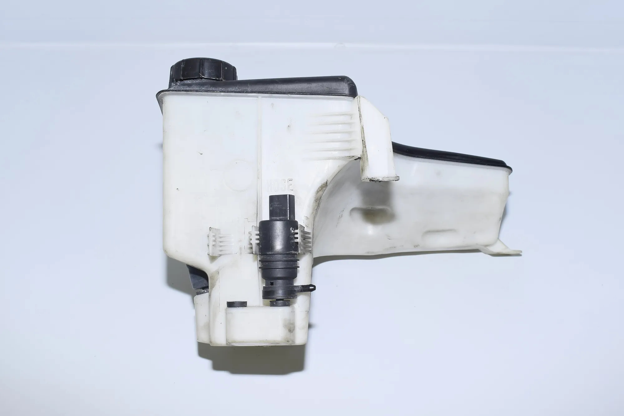 Window Washer Tank – OEM 8252738 · BMW X5 (E53) 4.6 is 2003 – 2
