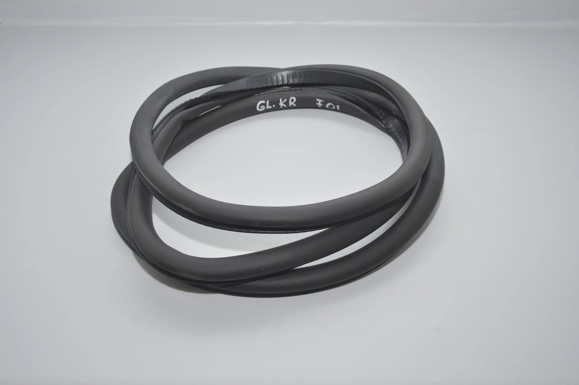 Rear Left Door Seal Rubber – OEM 7178029 · BMW 7 (F01, F02) 750 d xDrive 2013
