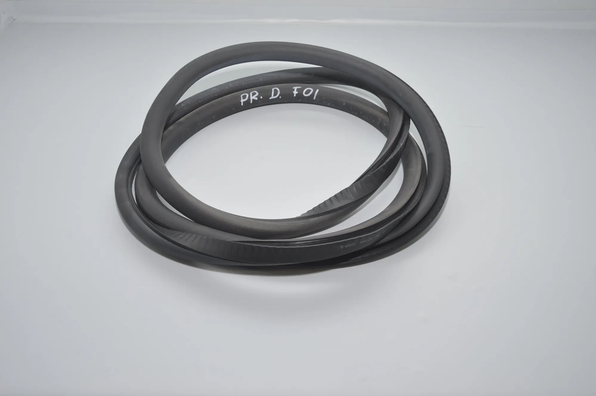 Front Right Door Seal Rubber – OEM 7177999 · BMW 7 (F01, F02) 750 d xDrive 2013