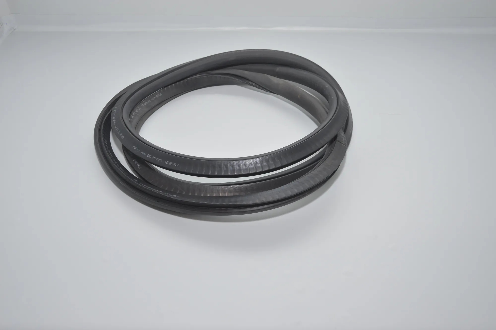 Front Right Door Seal Rubber – OEM 7177999 · BMW 7 (F01, F02) 750 d xDrive 2013 – 2