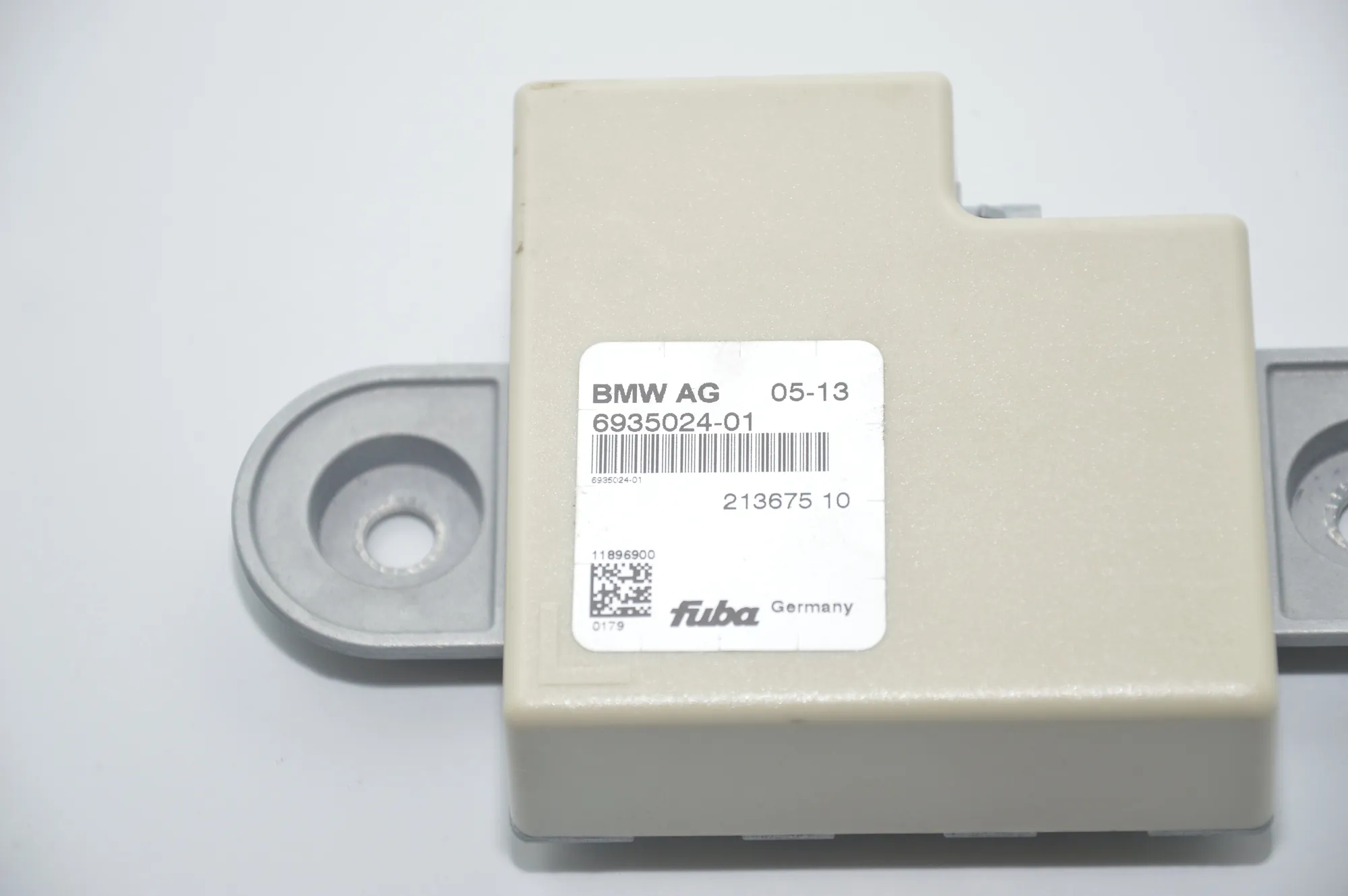 Antenna – OEM 6935024 · BMW 7 (F01, F02) 750 d xDrive 2013 – 6
