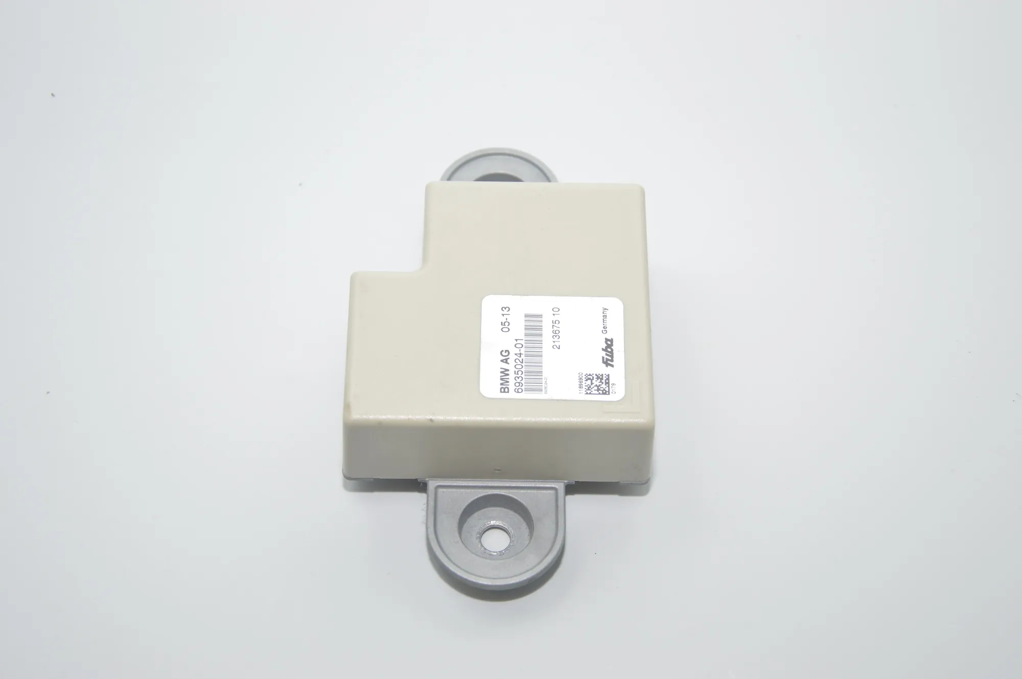 Antenna – OEM 6935024 · BMW 7 (F01, F02) 750 d xDrive 2013 – 2