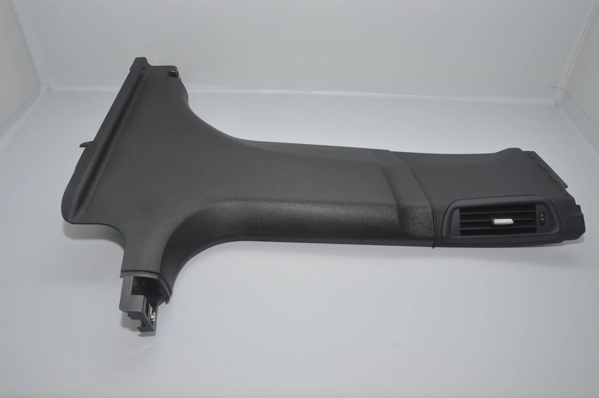 Right Side B Pillar Trim – OEM 7340650 · BMW 7 (F01, F02) 750 d xDrive 2013 – 2