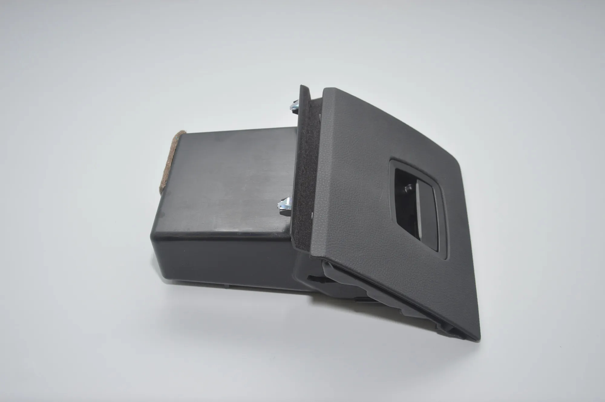 Glove Compartment – OEM 9143958 · BMW 7 (F01, F02) 750 d xDrive 2013 – 5