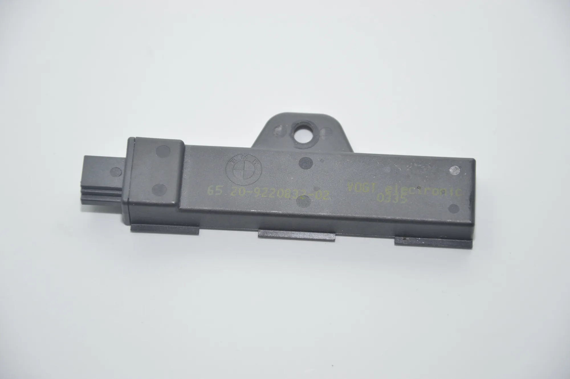 Antenna – OEM 9220832 · BMW 7 (F01, F02) 750 d xDrive 2013 – 2