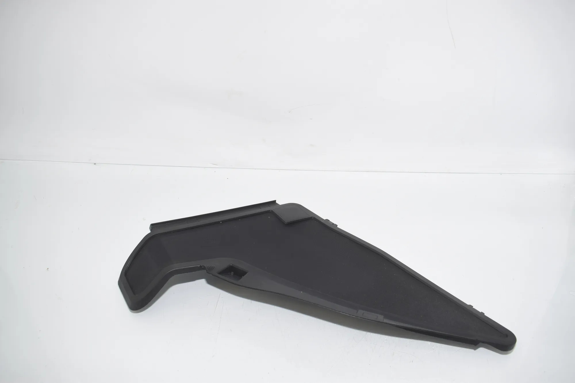 Front Wiper Cowl Trim – OEM 7333879 · BMW i3 (I01) BMW i3 (I01) Hybrid 2020