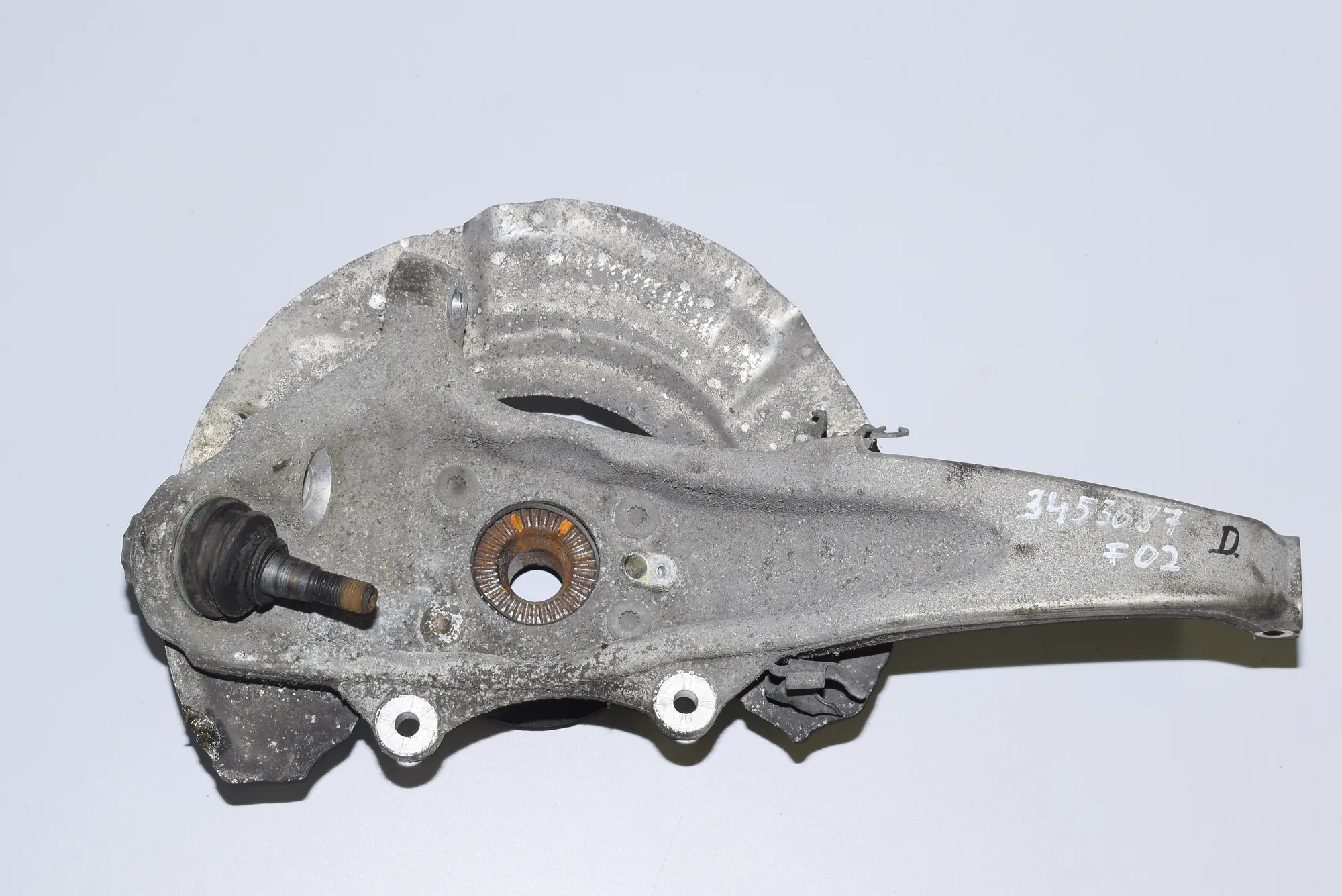 Front Right Wheel Hub – OEM NA · BMW 7 (F01, F02) 750 d xDrive 2013
