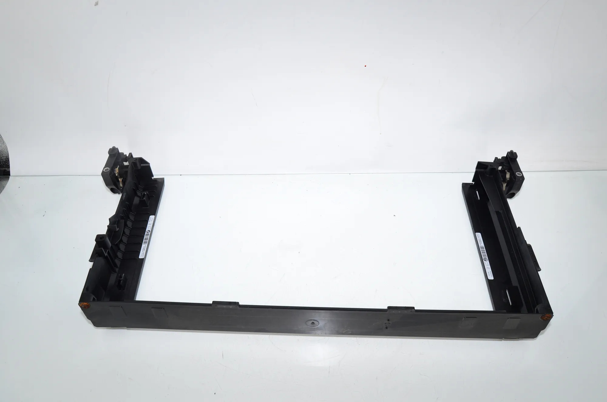 Radiator Holder – OEM 7616028 · BMW i3 (I01) BMW i3 (I01) s Electric 2018