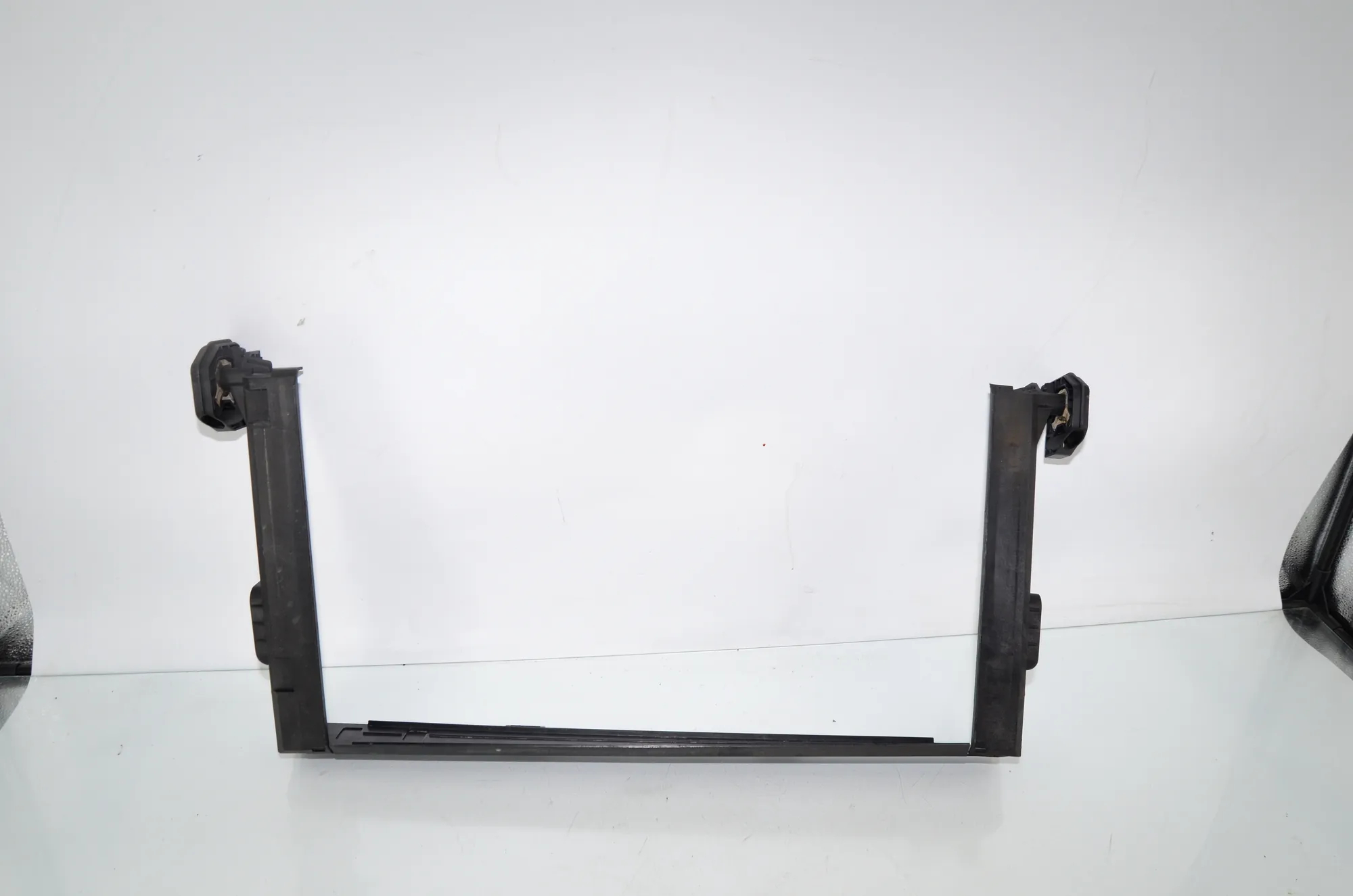 Radiator Holder – OEM 7616028 · BMW i3 (I01) BMW i3 (I01) s Electric 2018 – 3