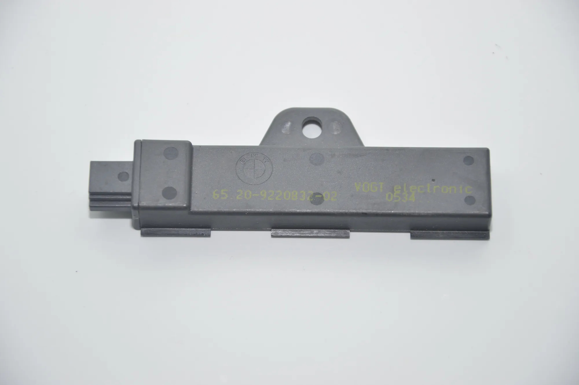 Antenna – OEM 9220832 · BMW 7 (F01, F02) 750 d xDrive 2013 – 3