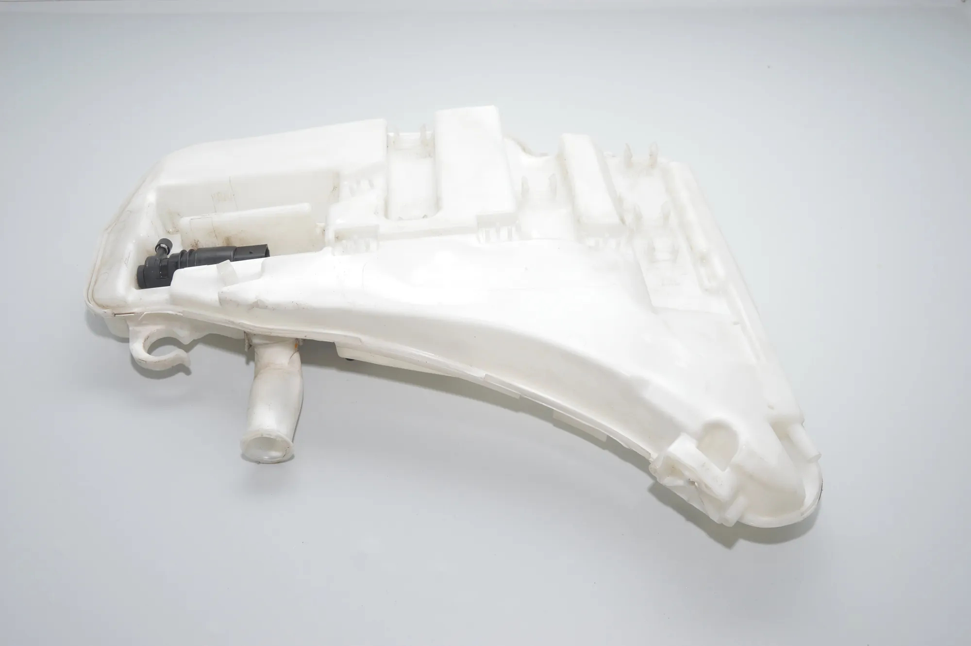 Window Washer Tank – OEM 7269663 · BMW 7 (F01, F02) 750 d xDrive 2013 – 2